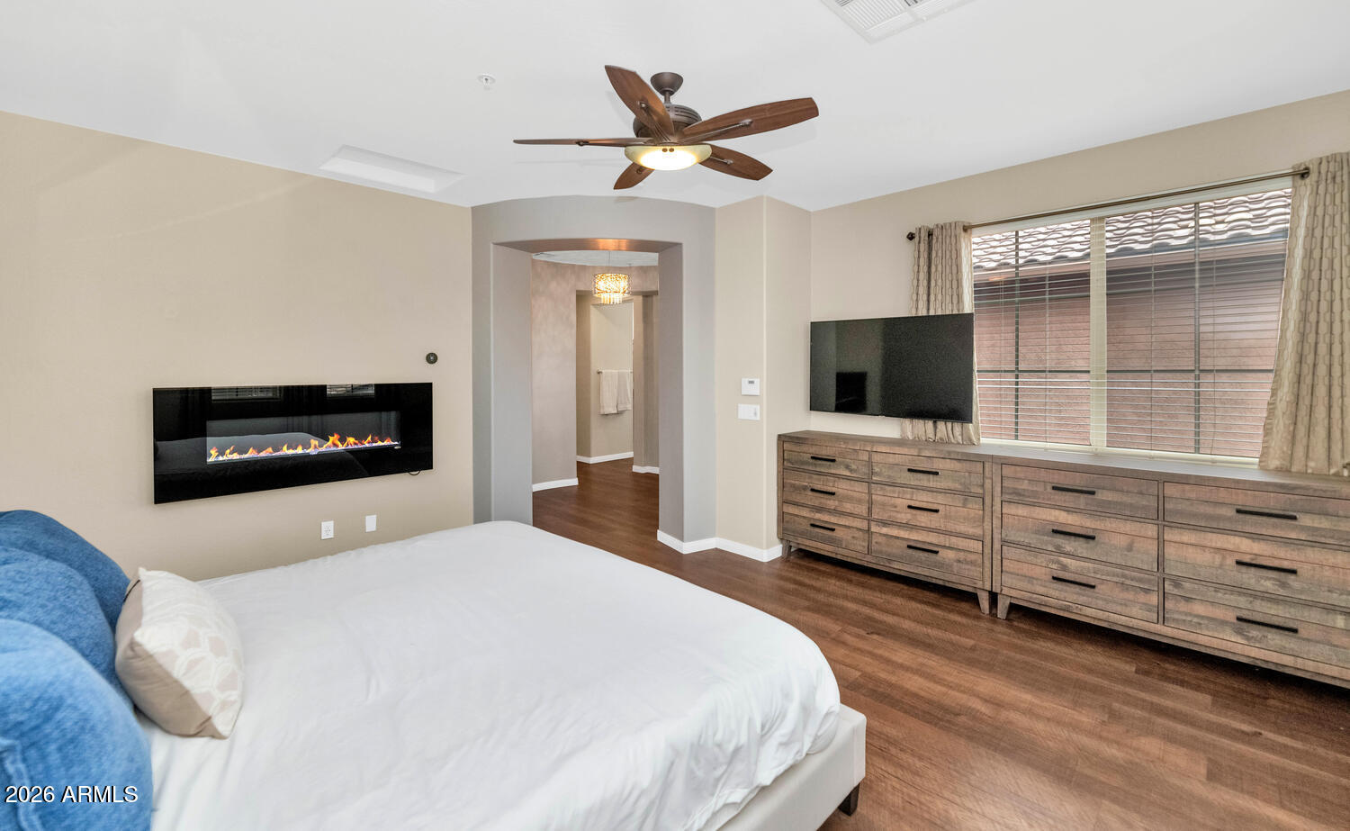 3911 E Cat Balue Drive