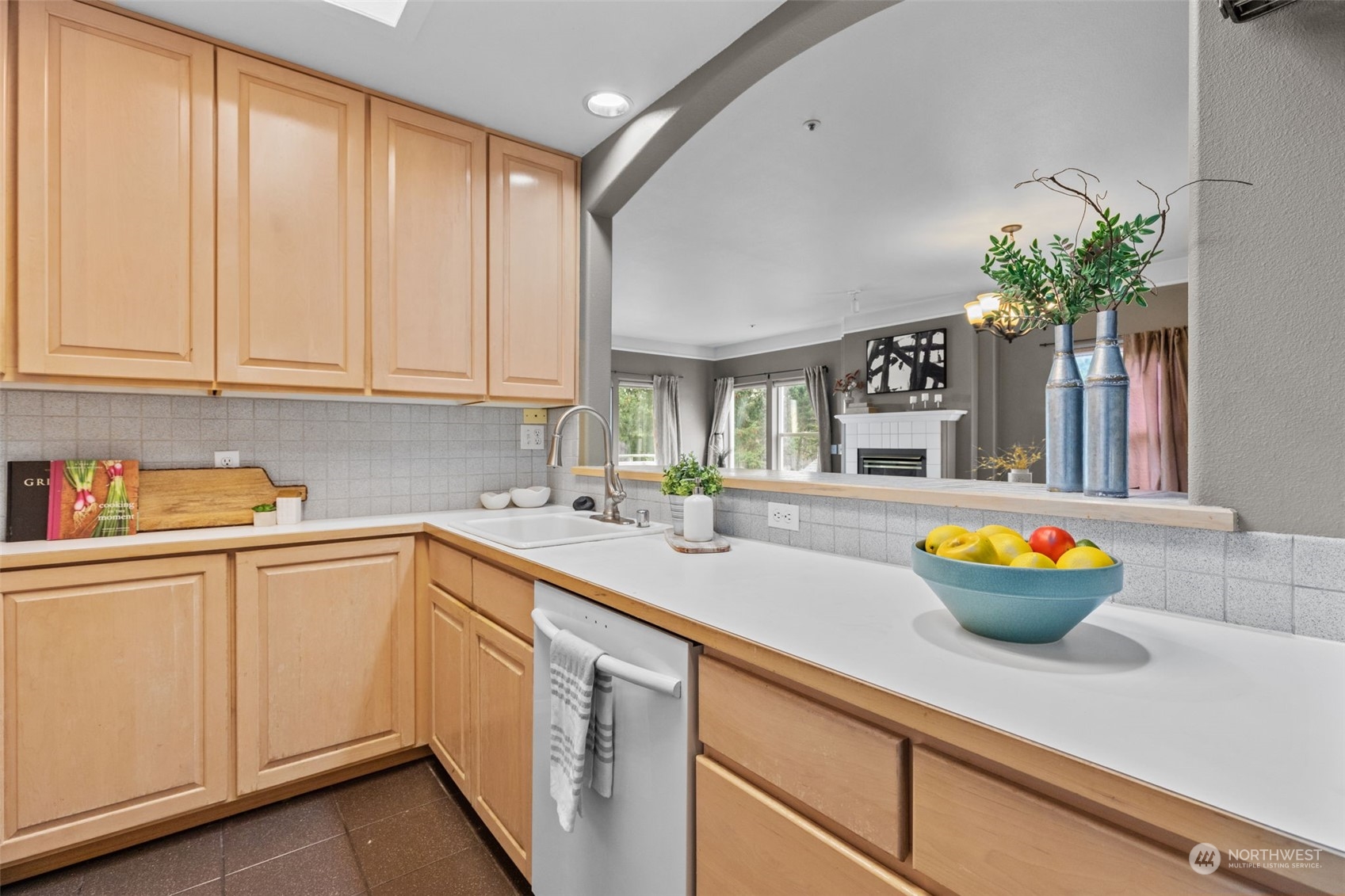 3271 SW Avalon Way #302