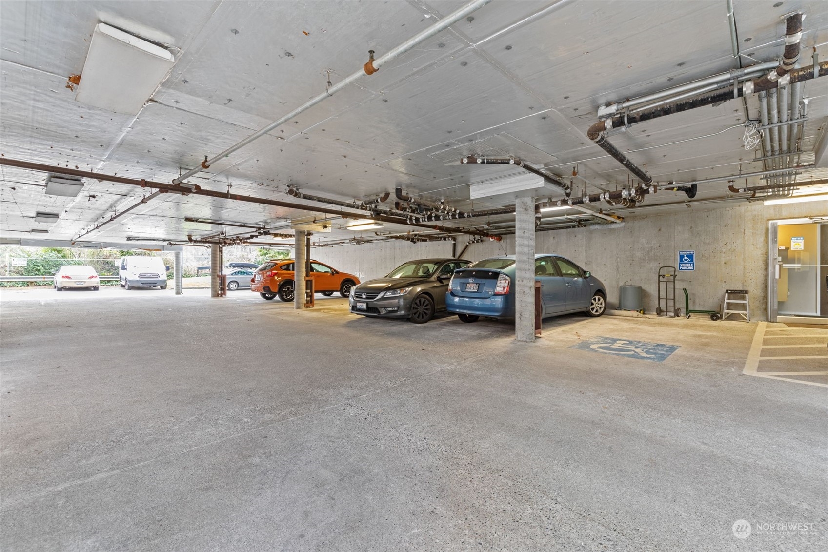 3271 SW Avalon Way #302