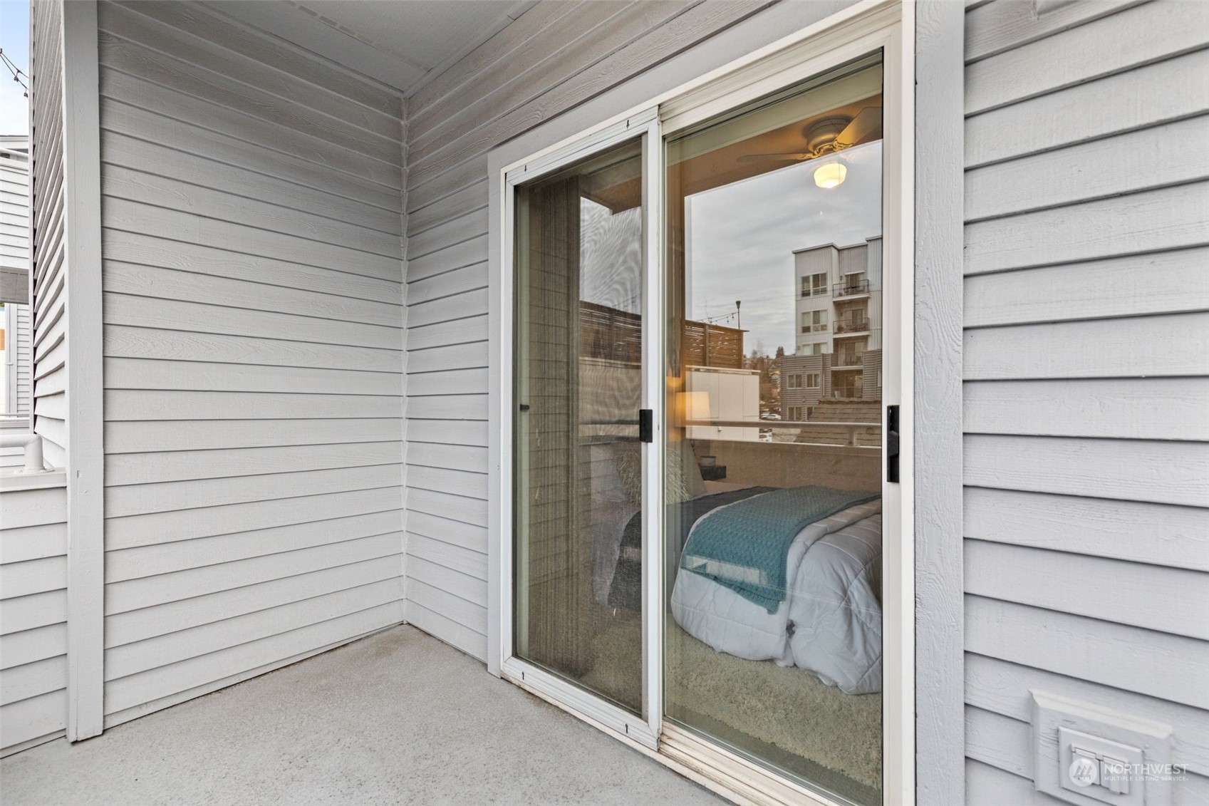 3271 SW Avalon Way #302