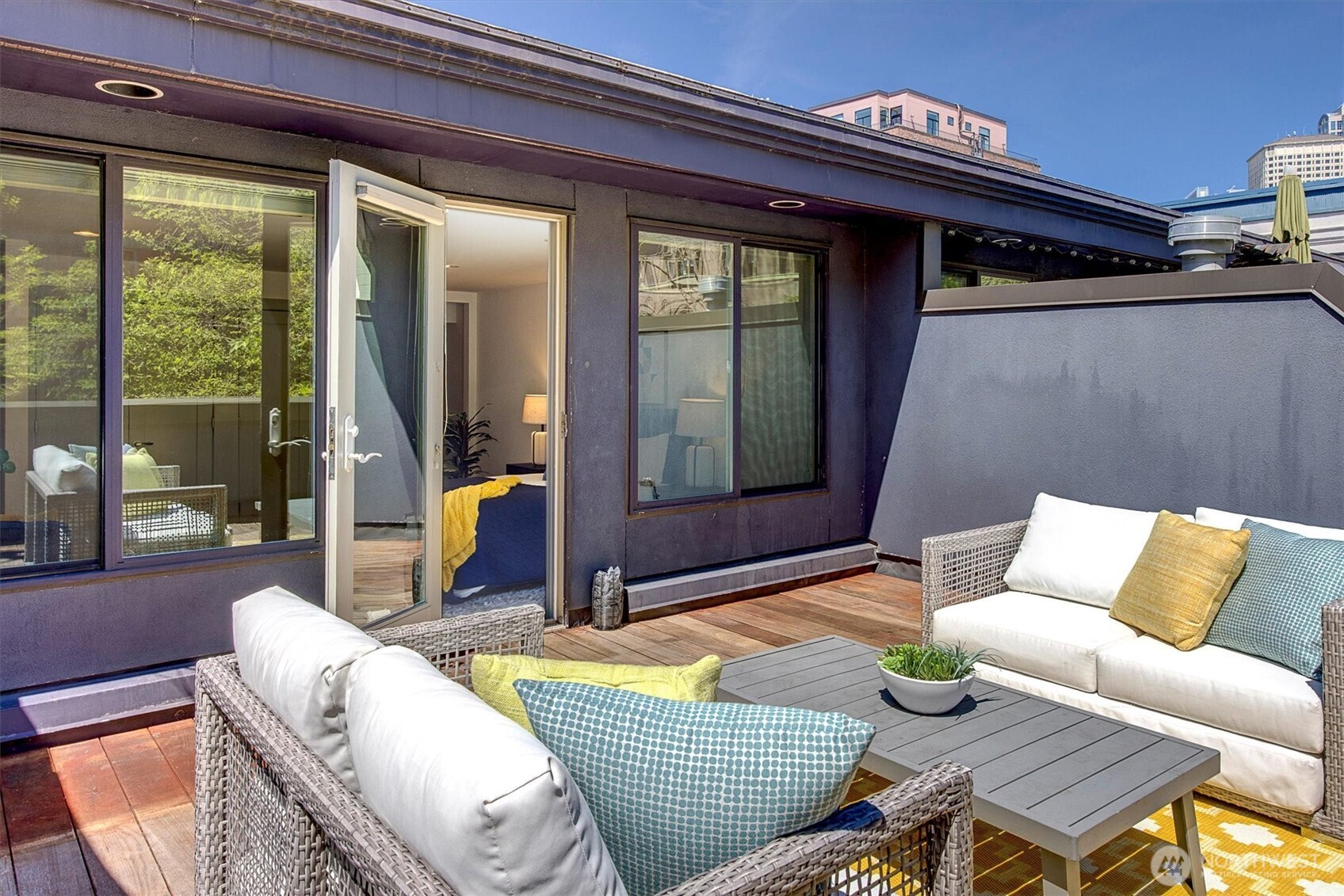 121 S Jackson Street Unit: 4