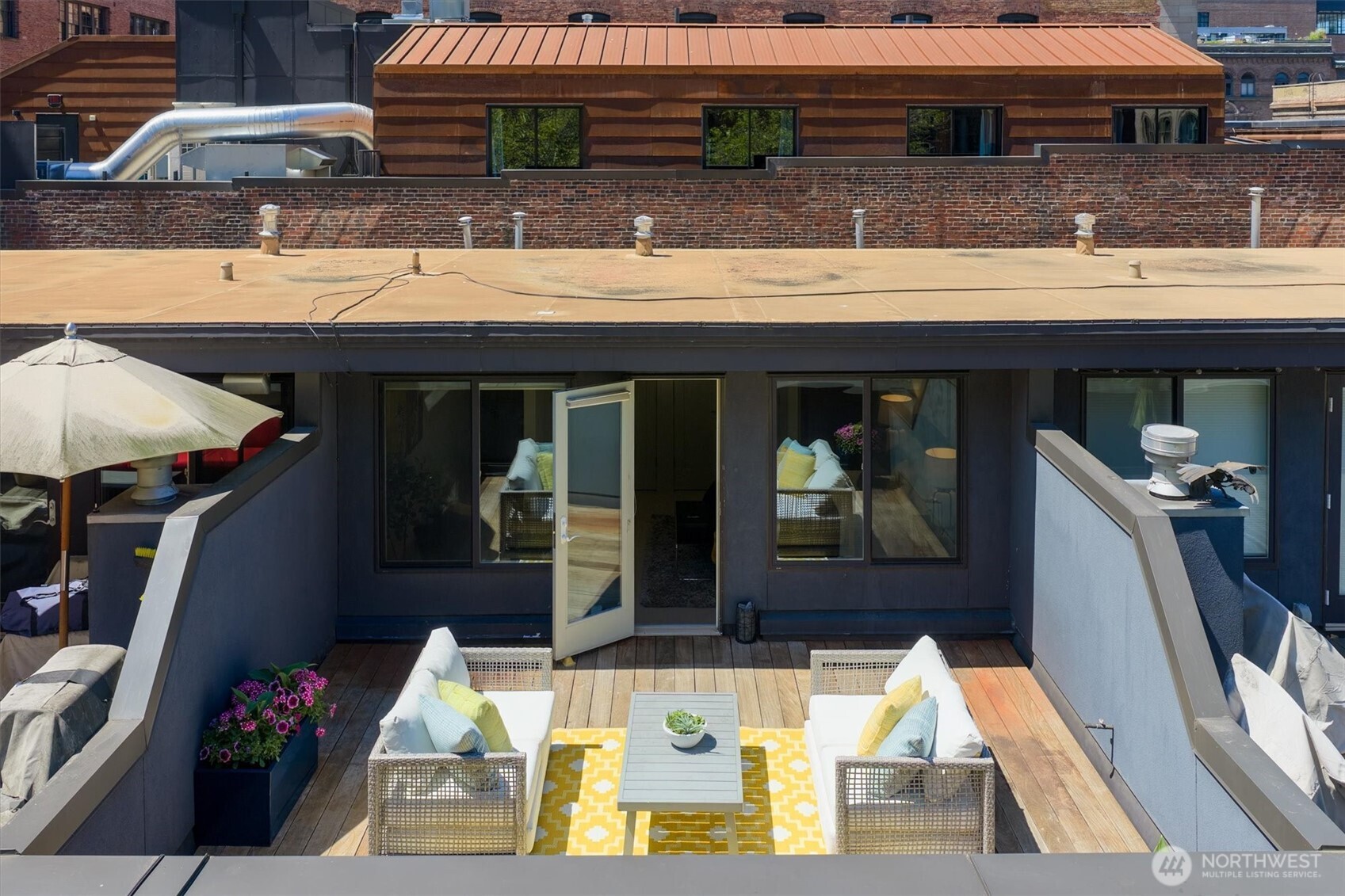 121 S Jackson Street Unit: 4