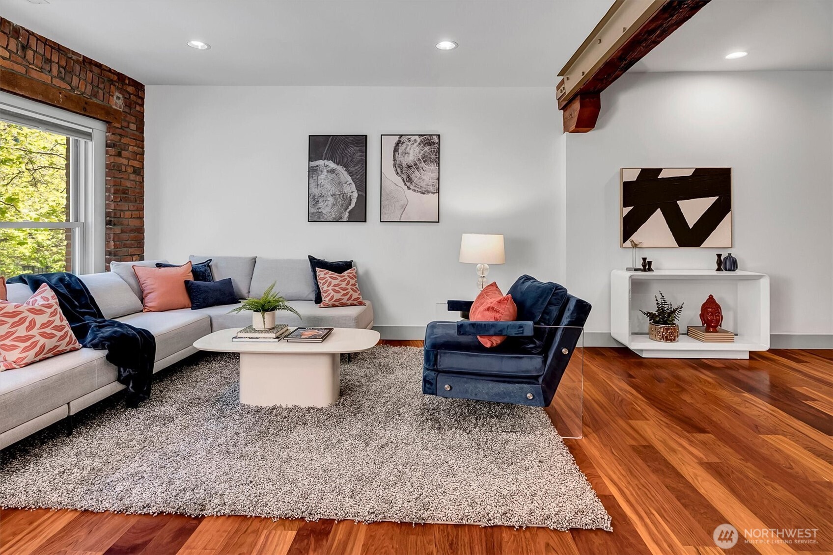121 S Jackson Street Unit: 4