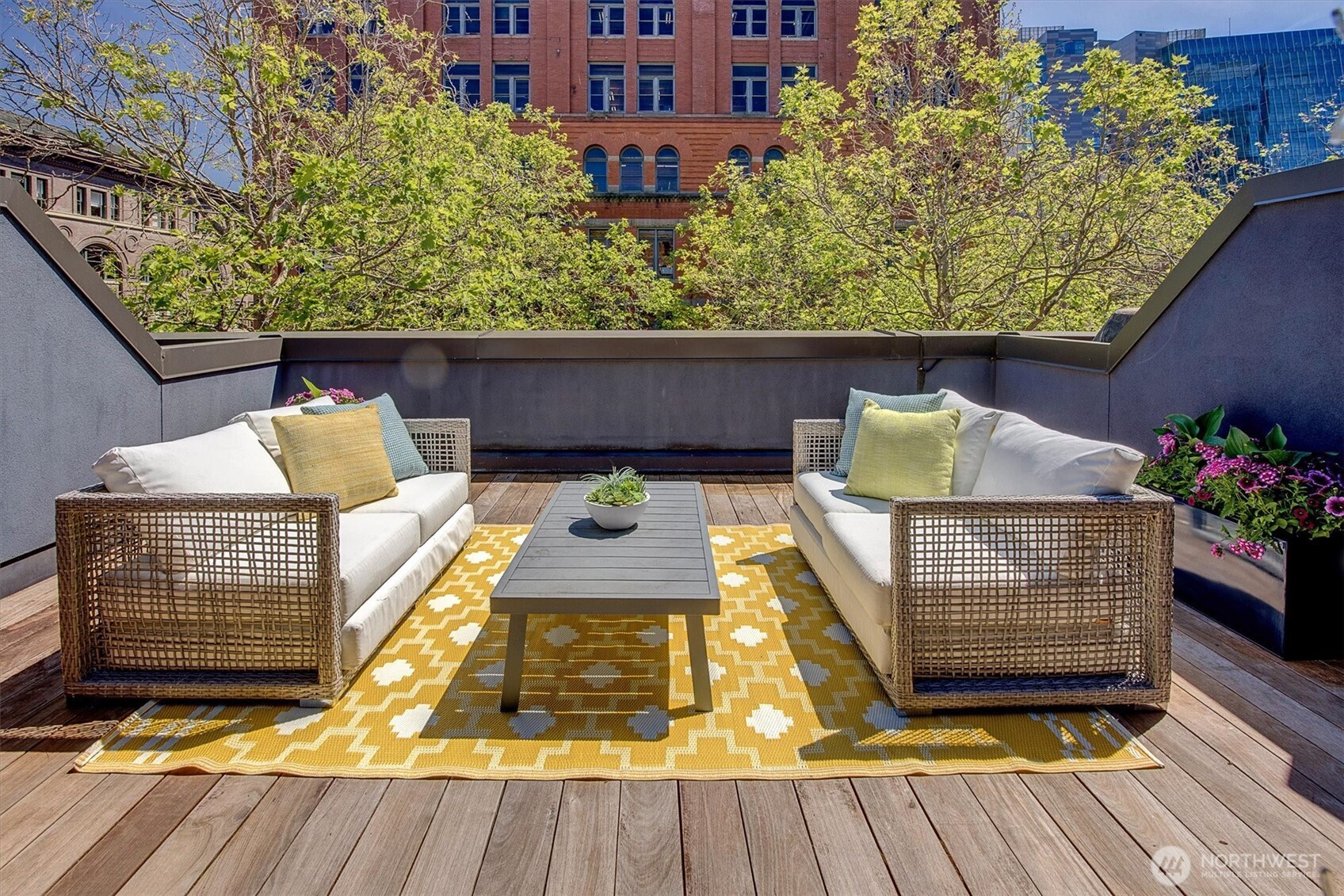 121 S Jackson Street Unit: 4
