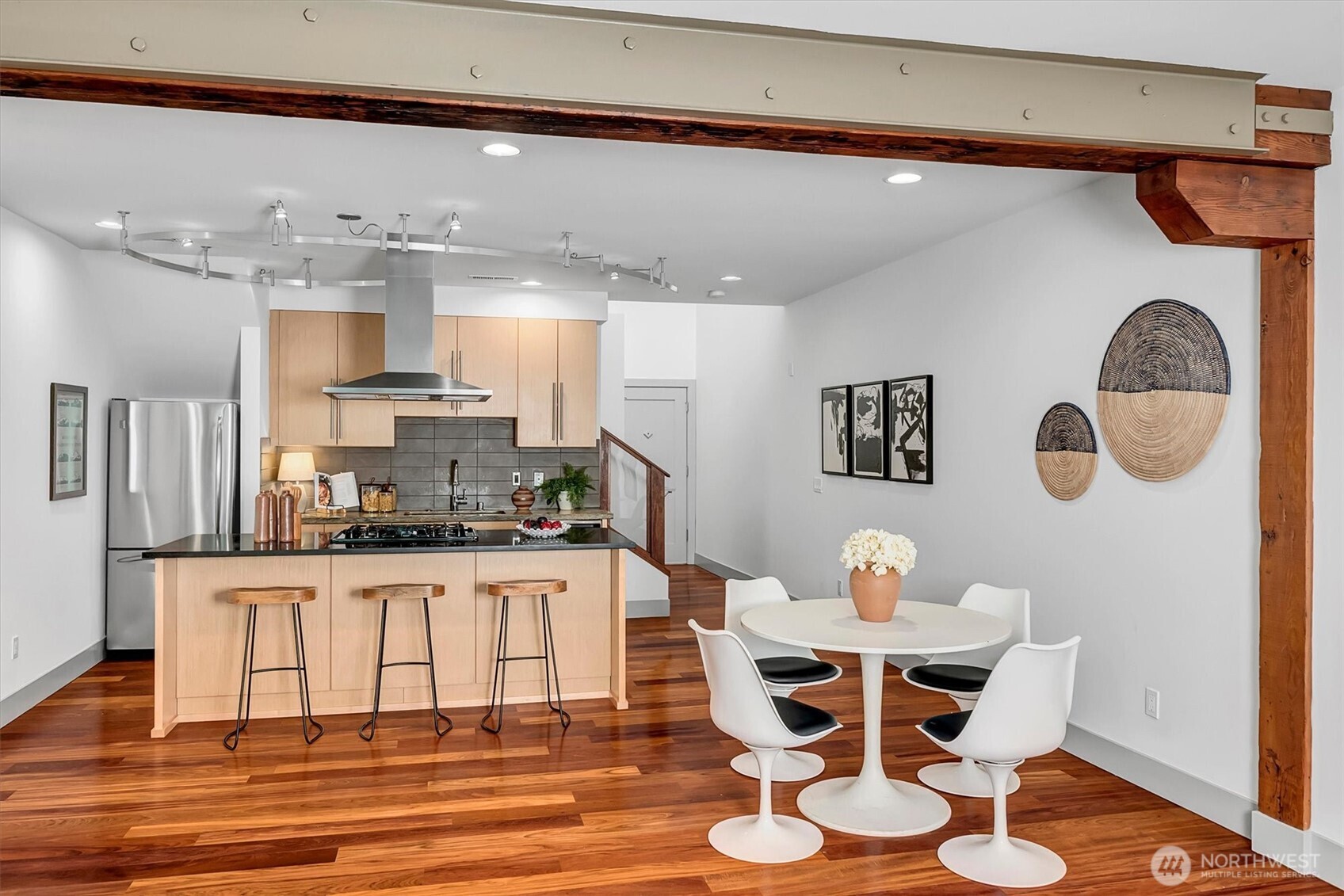 121 S Jackson Street Unit: 4