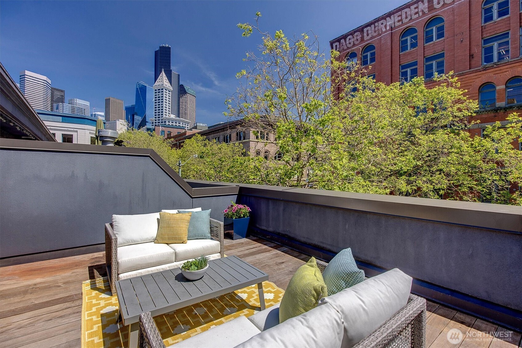 121 S Jackson Street Unit: 4