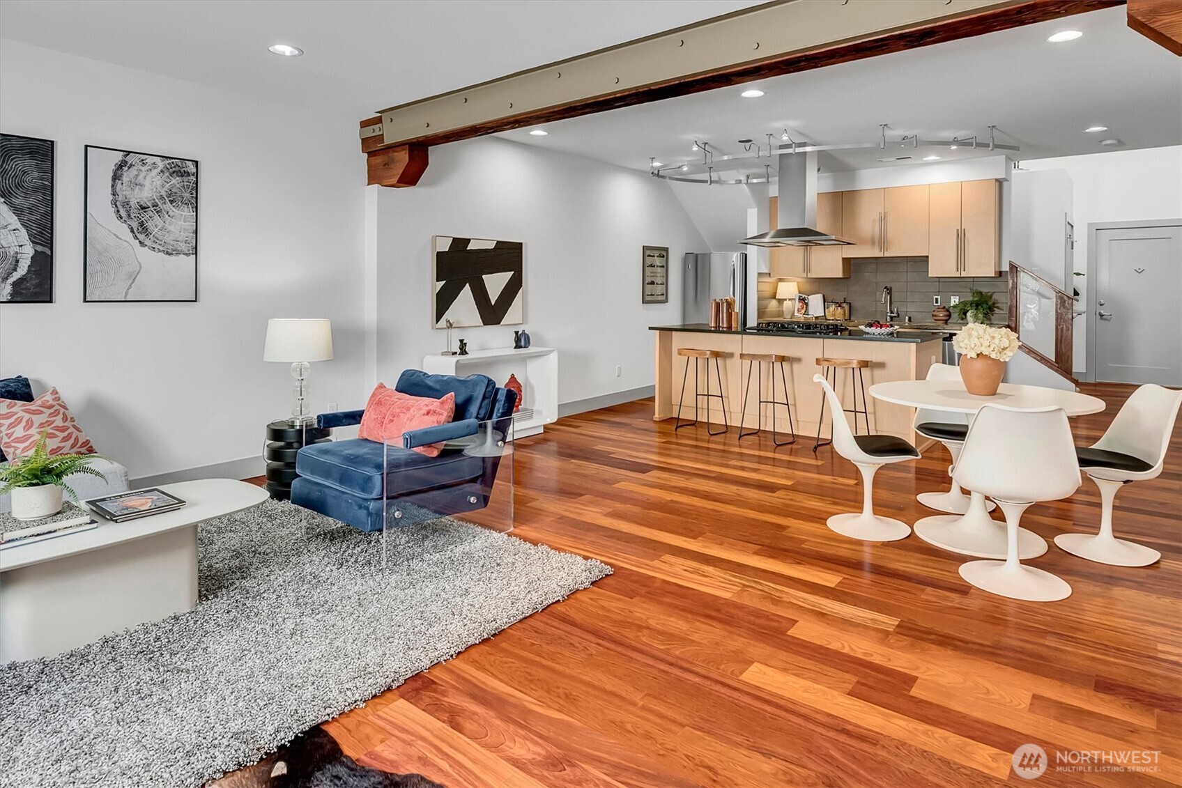 121 S Jackson Street Unit: 4