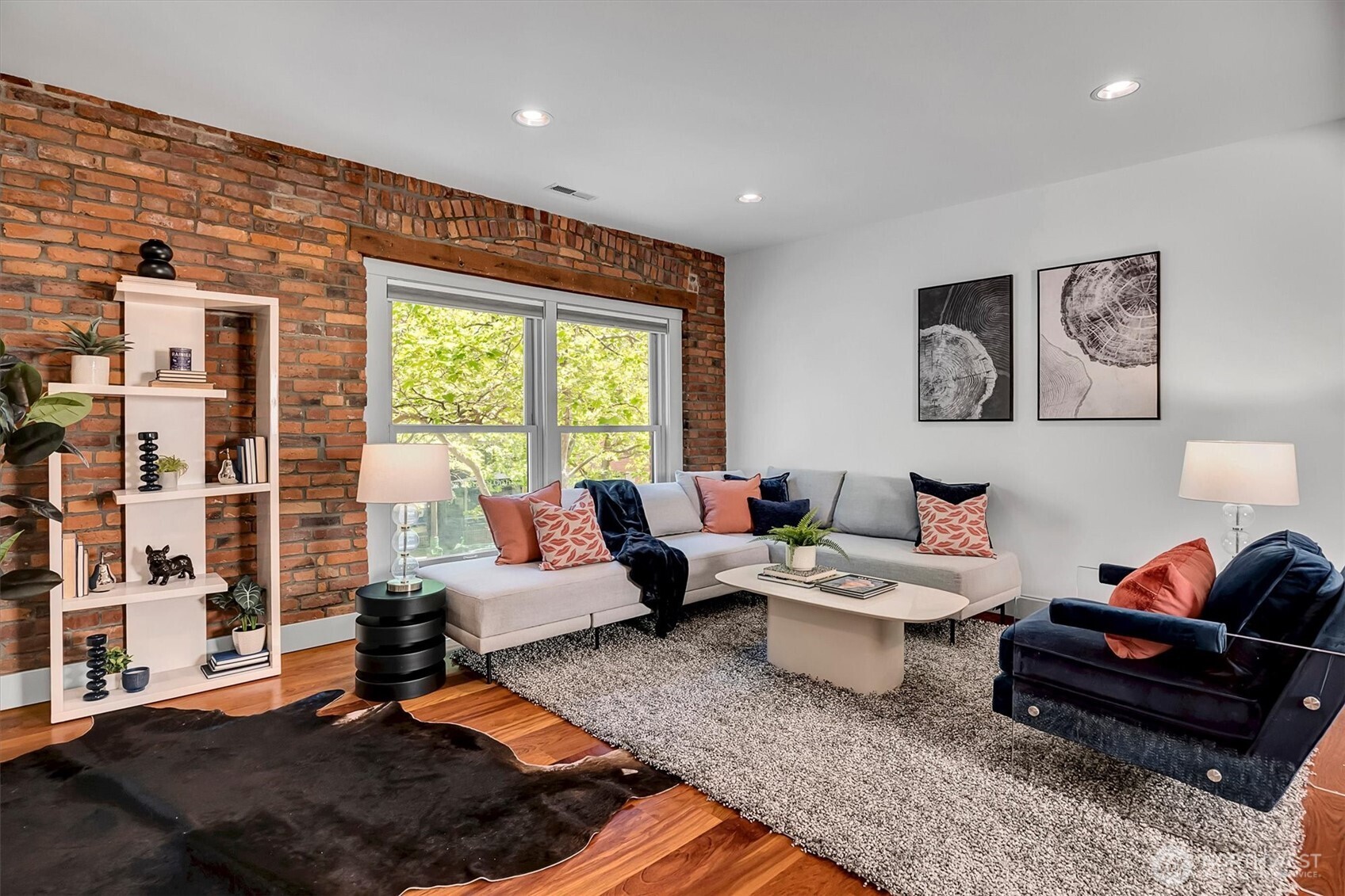 121 S Jackson Street Unit: 4