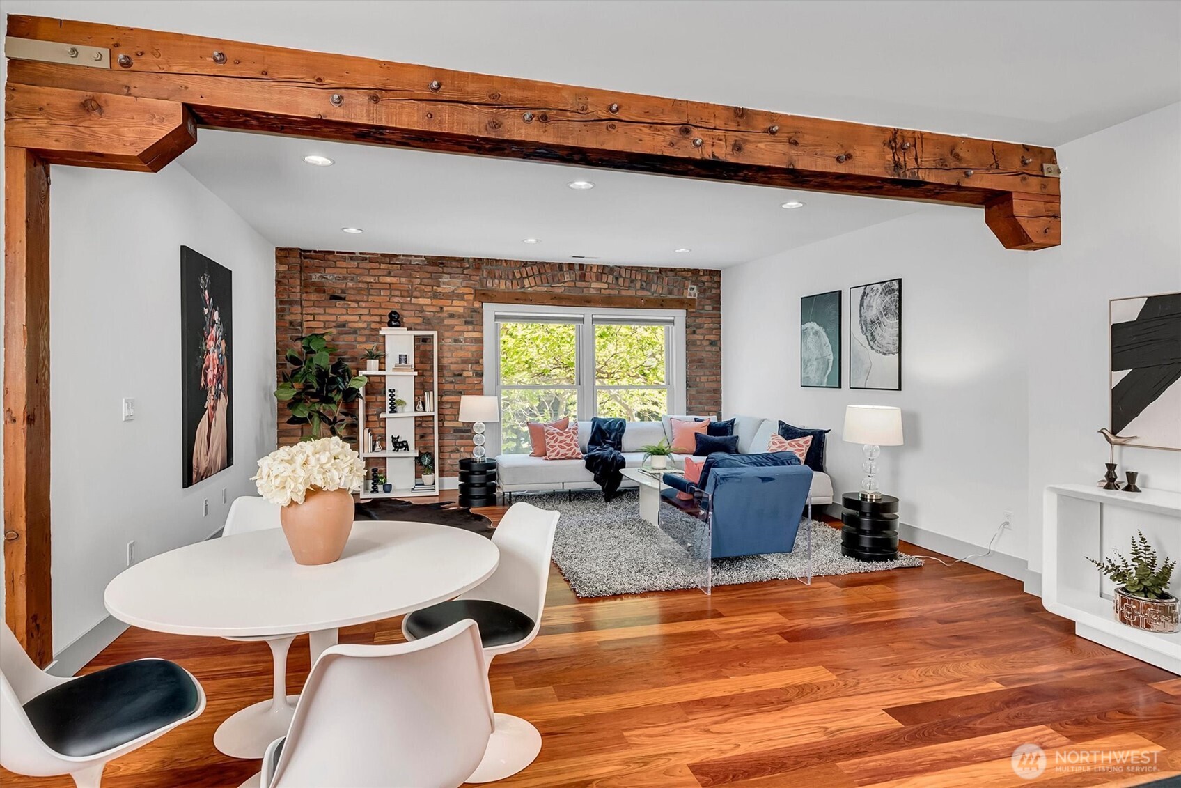 121 S Jackson Street Unit: 4