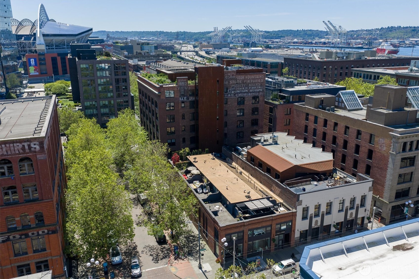 121 S Jackson Street Unit: 4