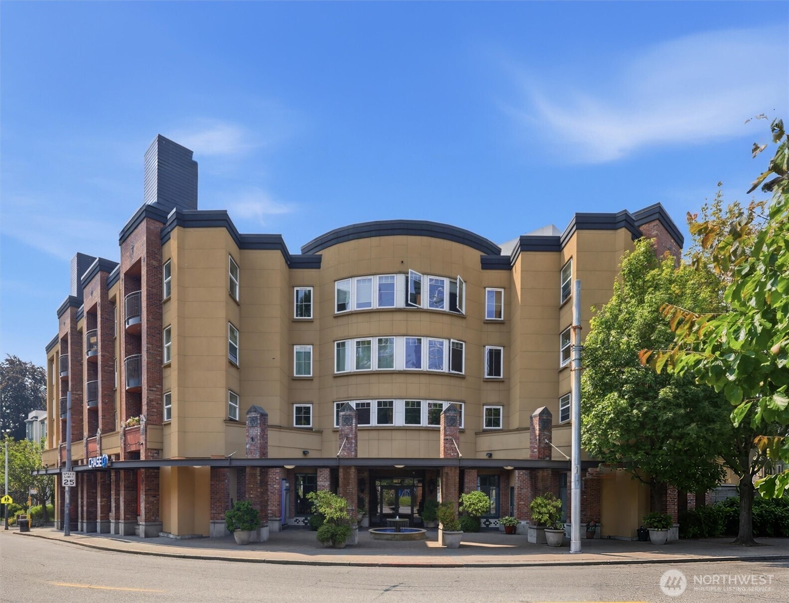 1417 Queen Anne Avenue N Unit: 303