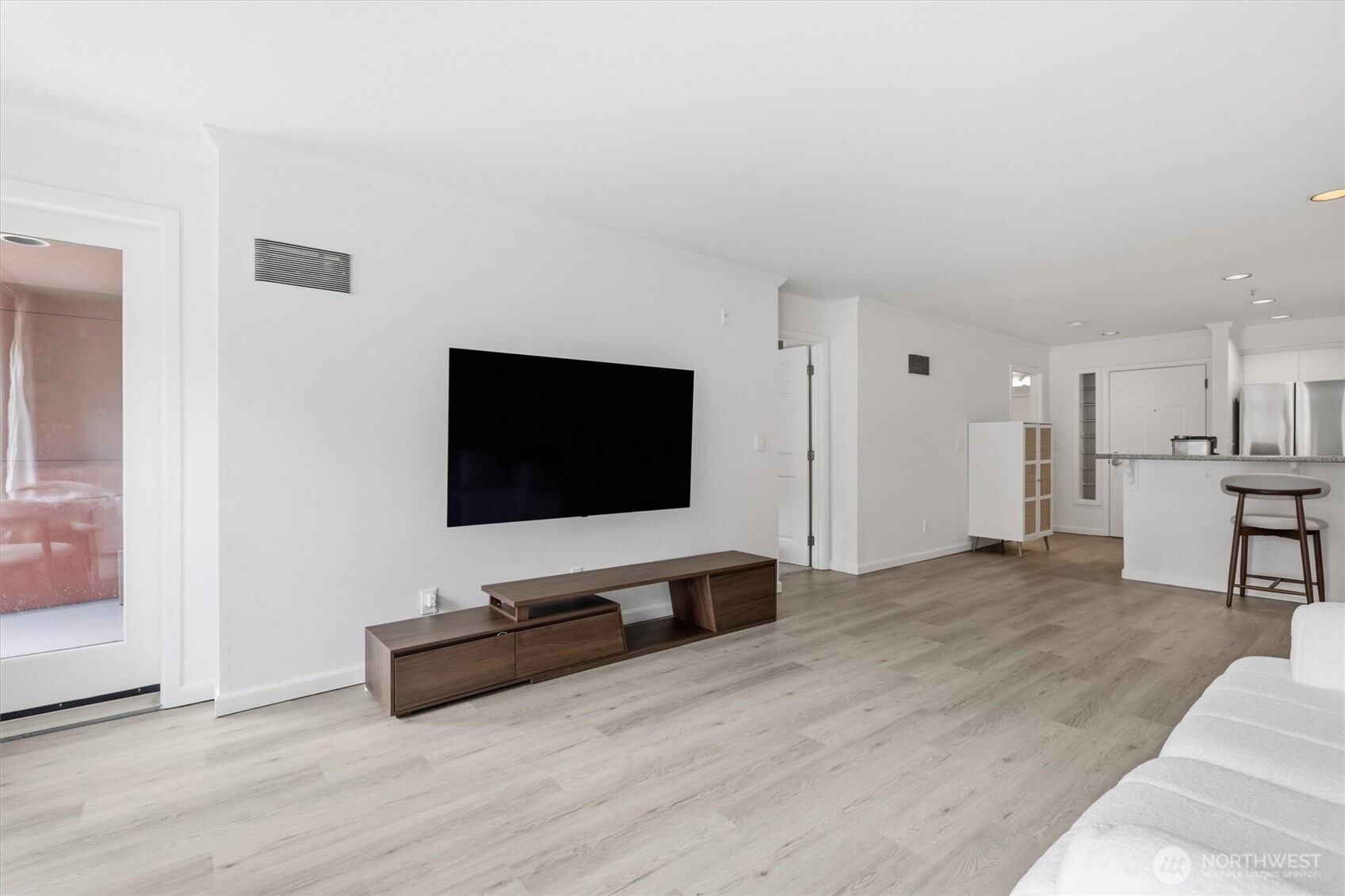 1417 Queen Anne Avenue N Unit: 303