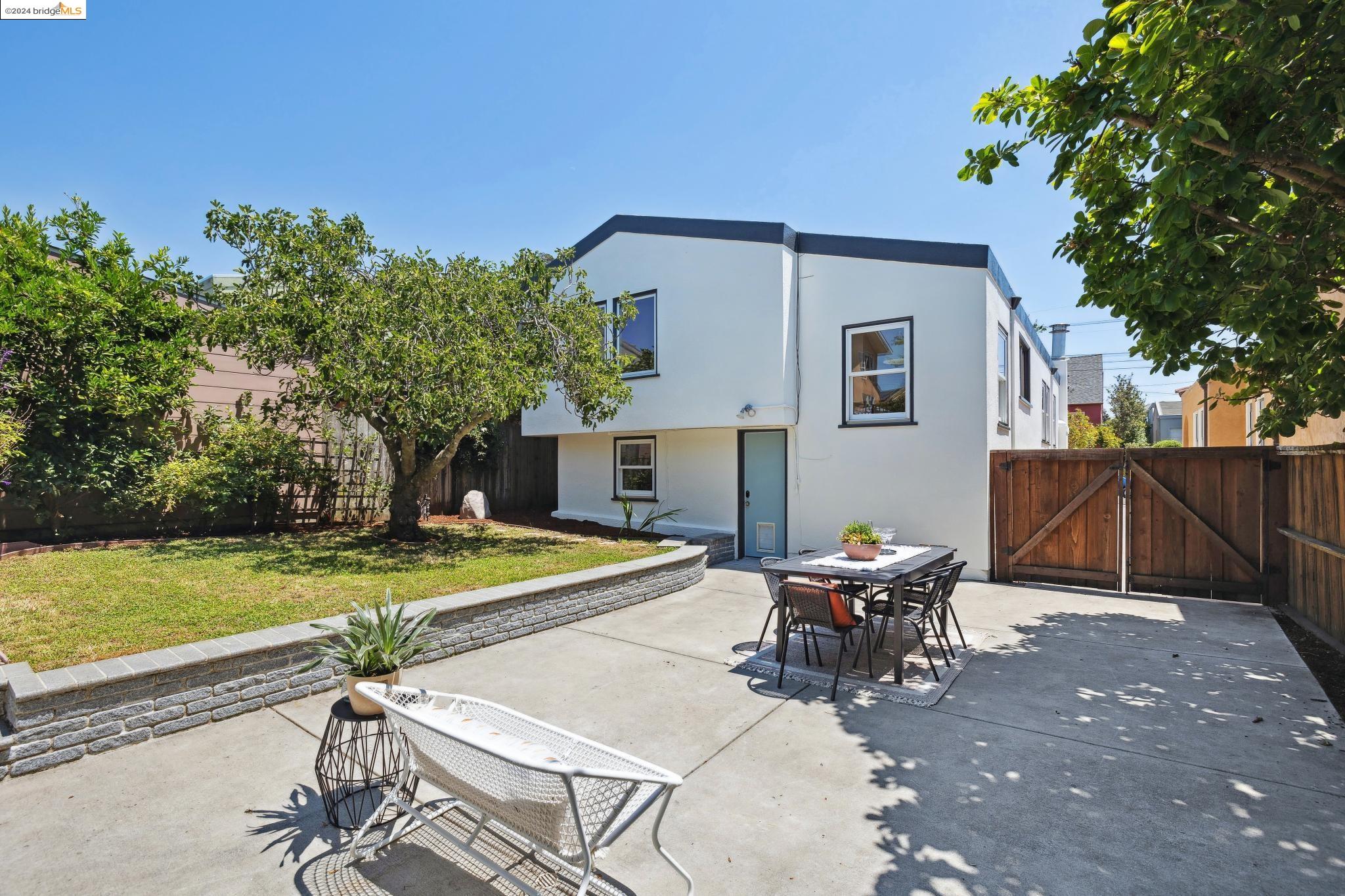 1719 Buena Ave