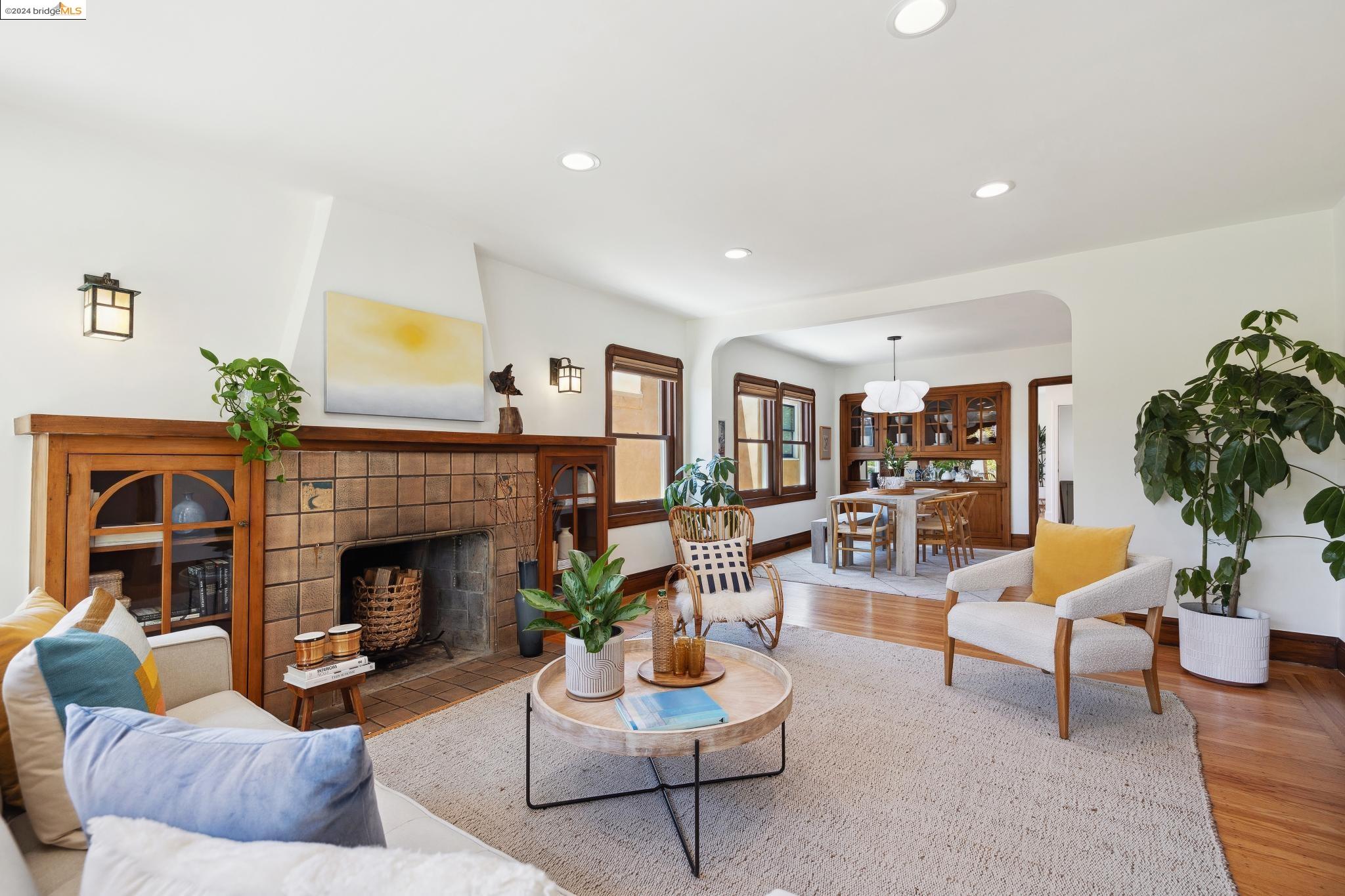 1719 Buena Ave