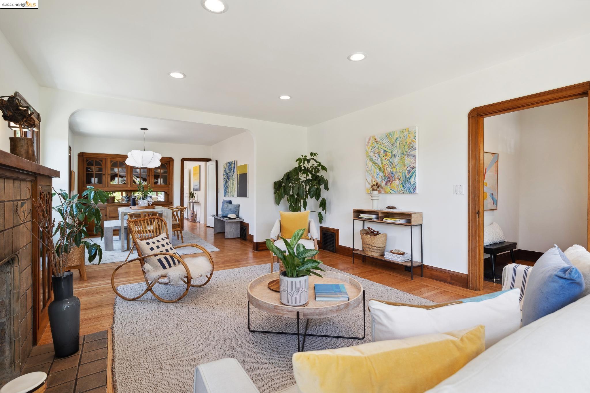 1719 Buena Ave