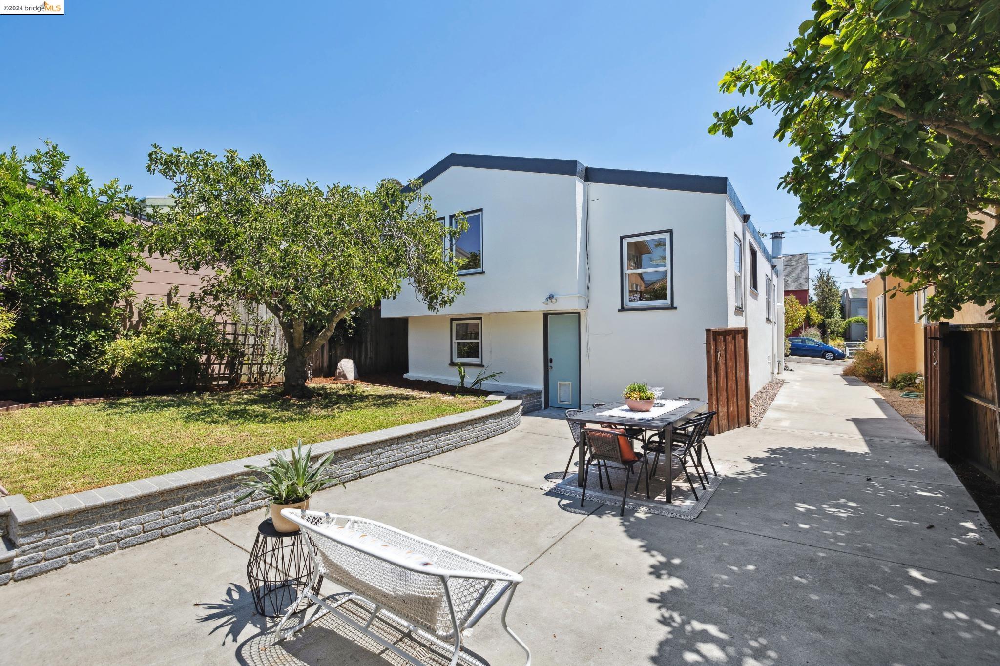 1719 Buena Ave