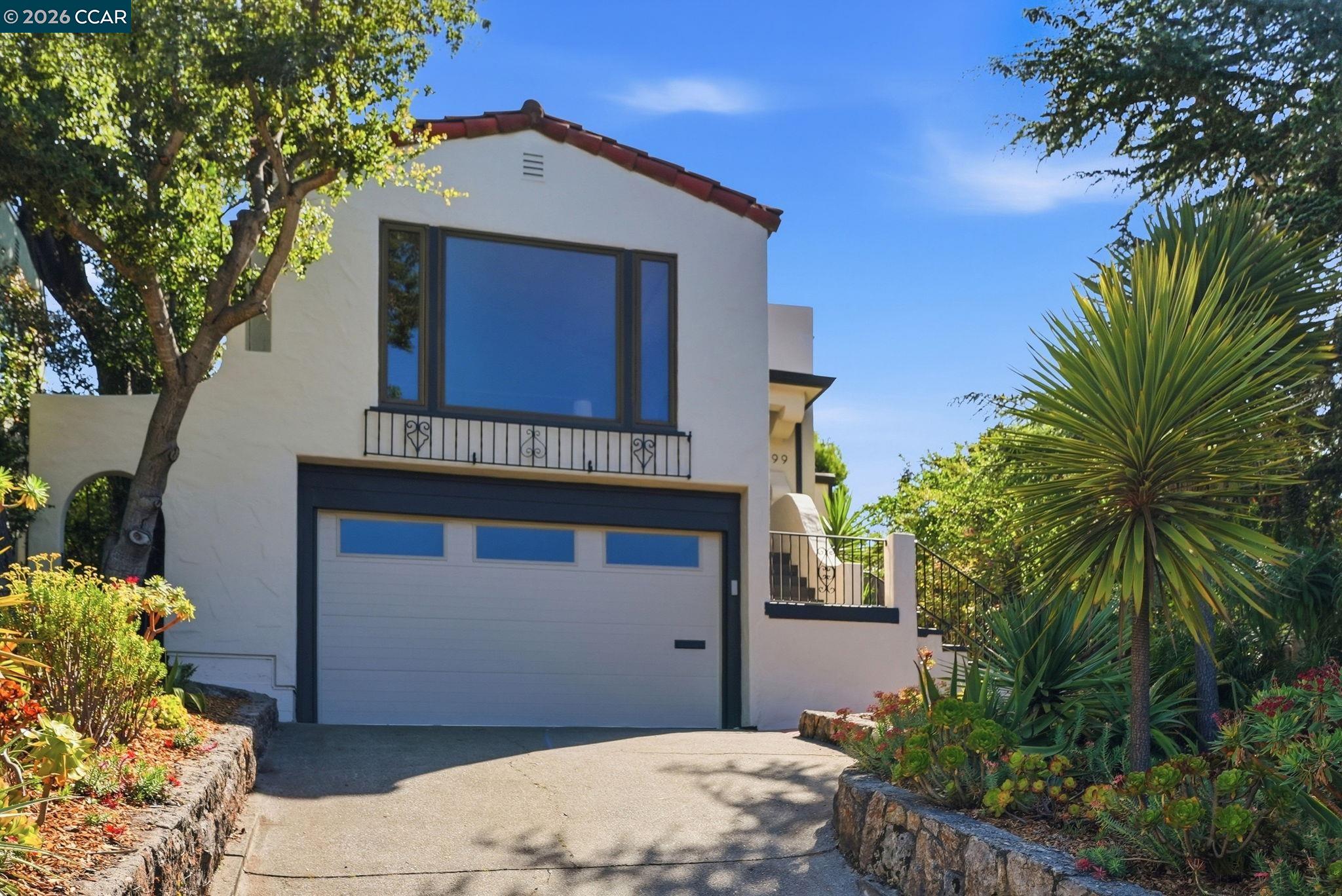 899 Arlington Ave.