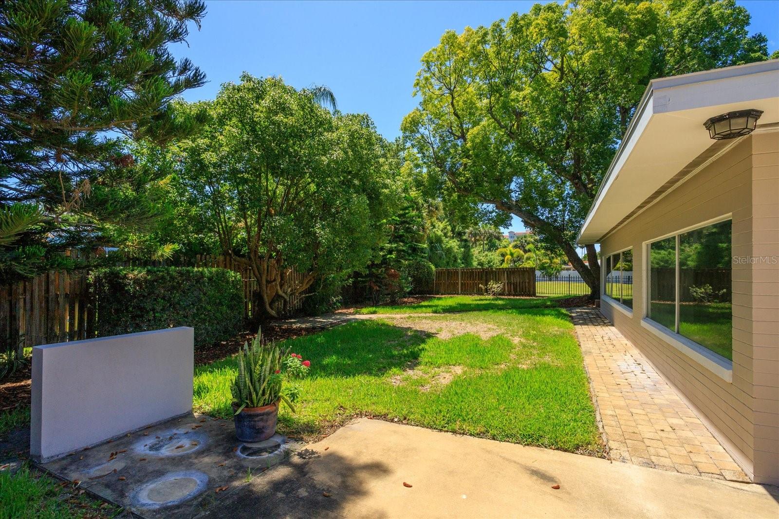 105 JOHN ANDERSON DR