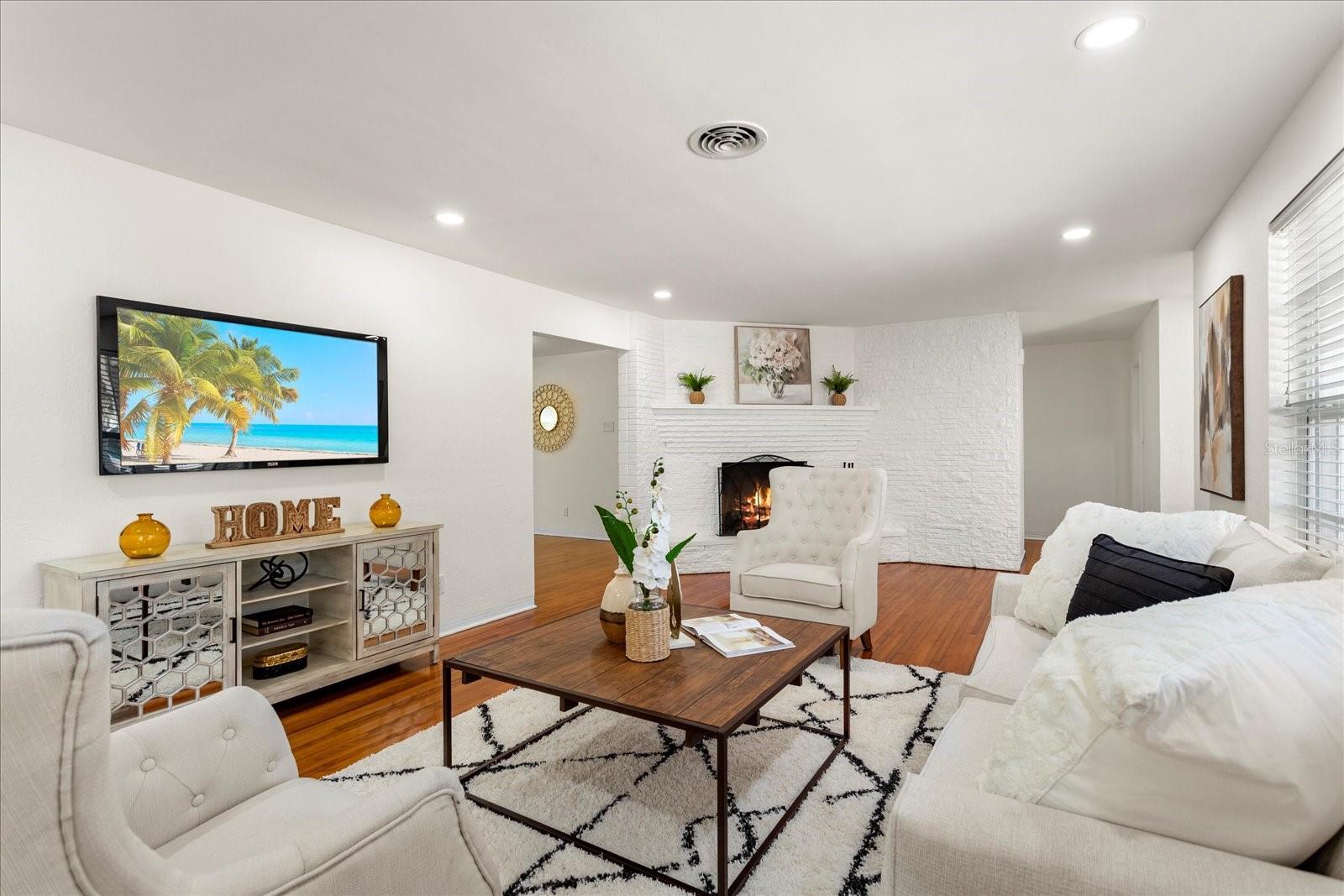 105 JOHN ANDERSON DR