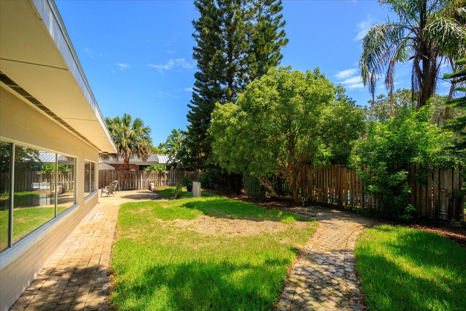 105 JOHN ANDERSON DR