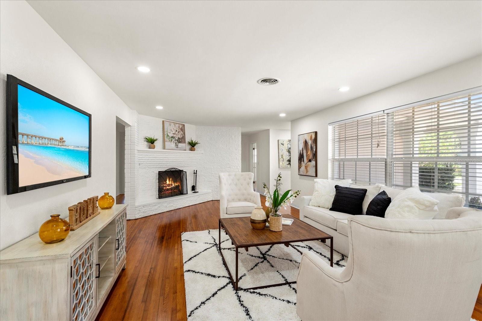 105 JOHN ANDERSON DR