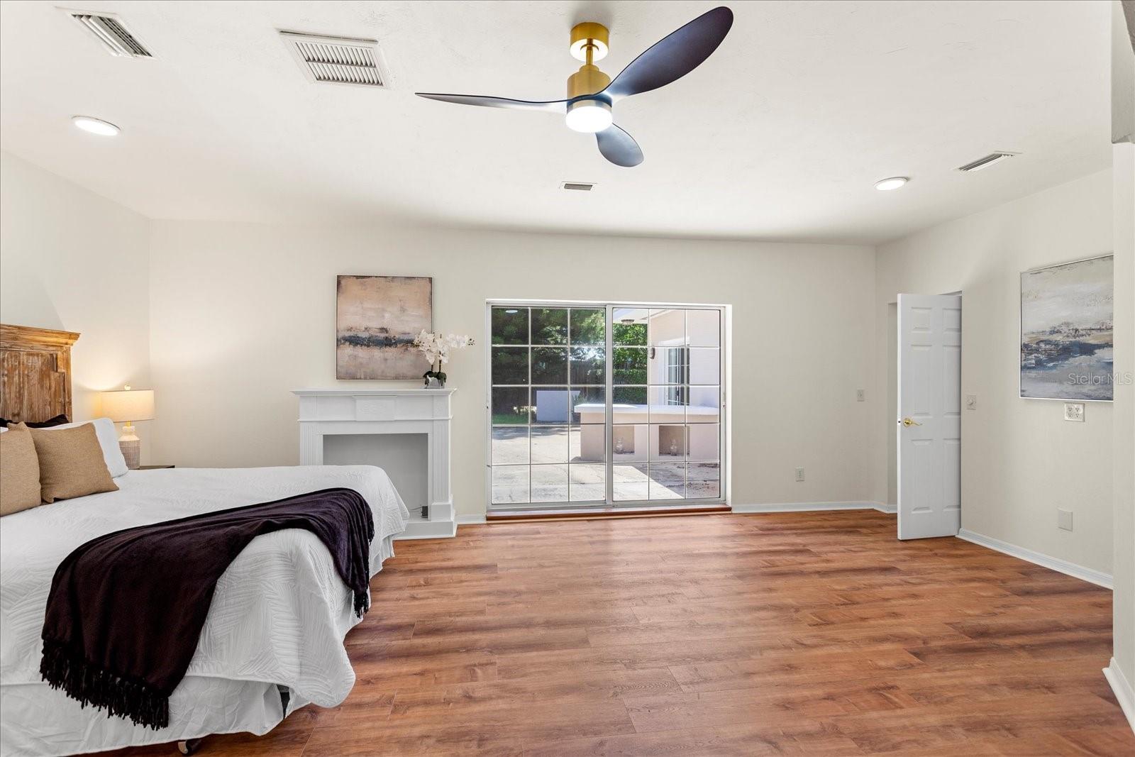 105 JOHN ANDERSON DR