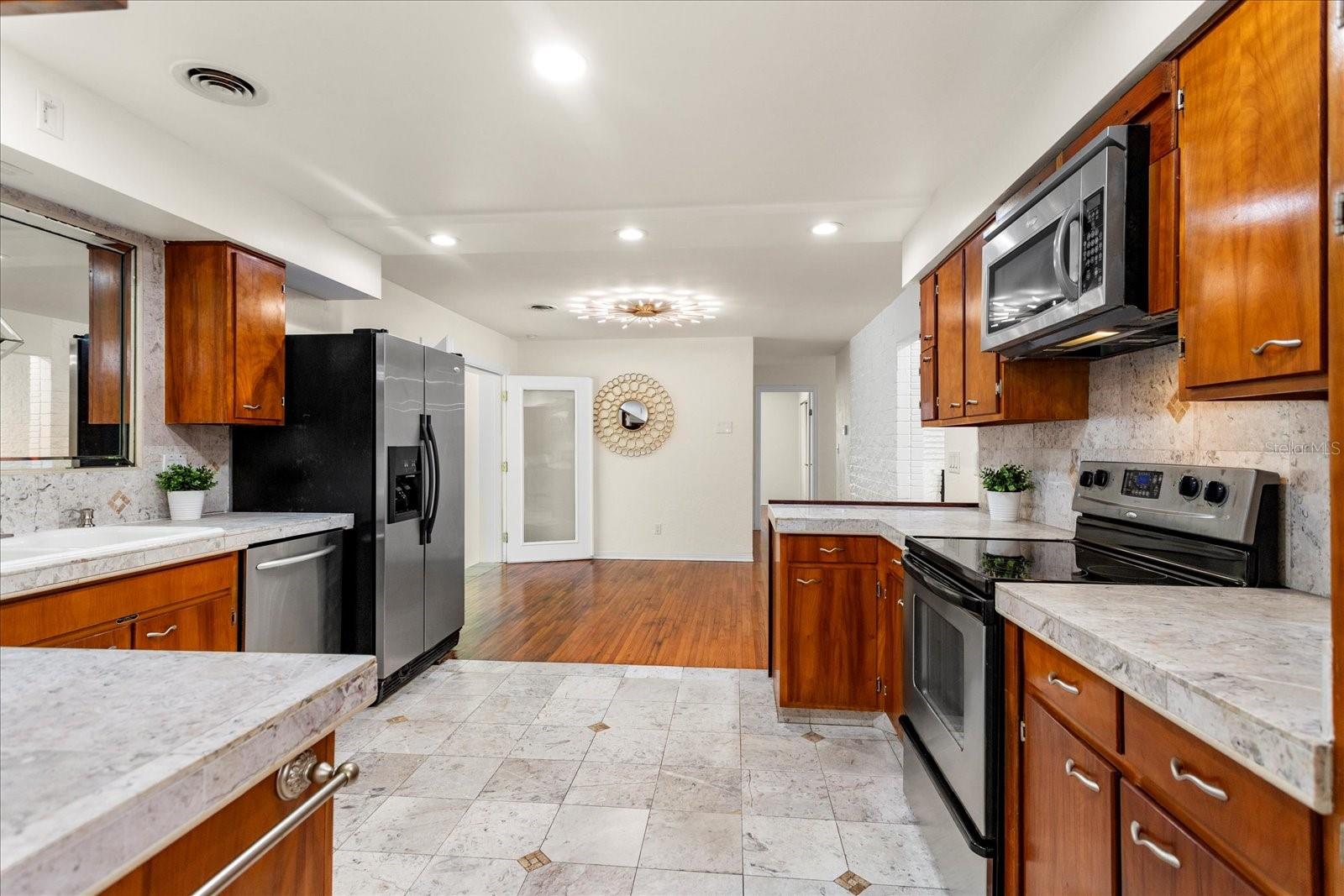 105 JOHN ANDERSON DR