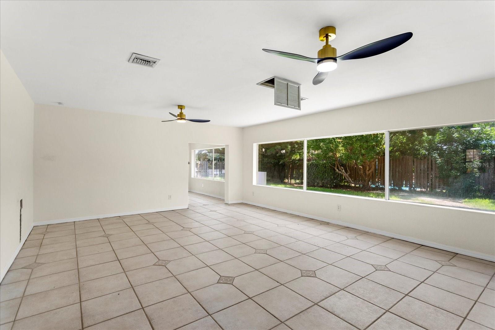 105 JOHN ANDERSON DR