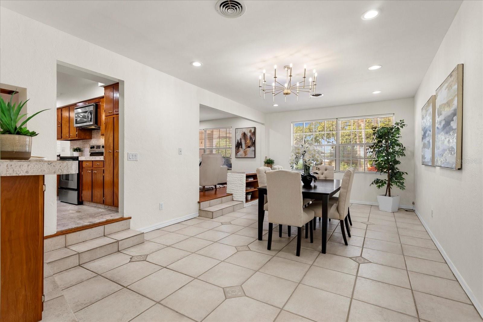 105 JOHN ANDERSON DR