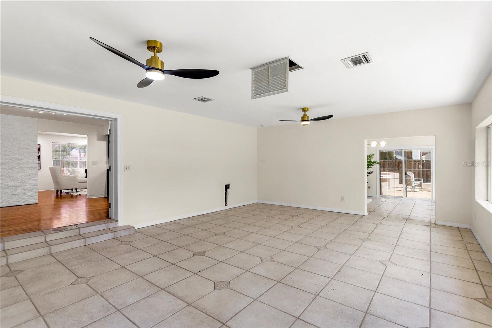 105 JOHN ANDERSON DR