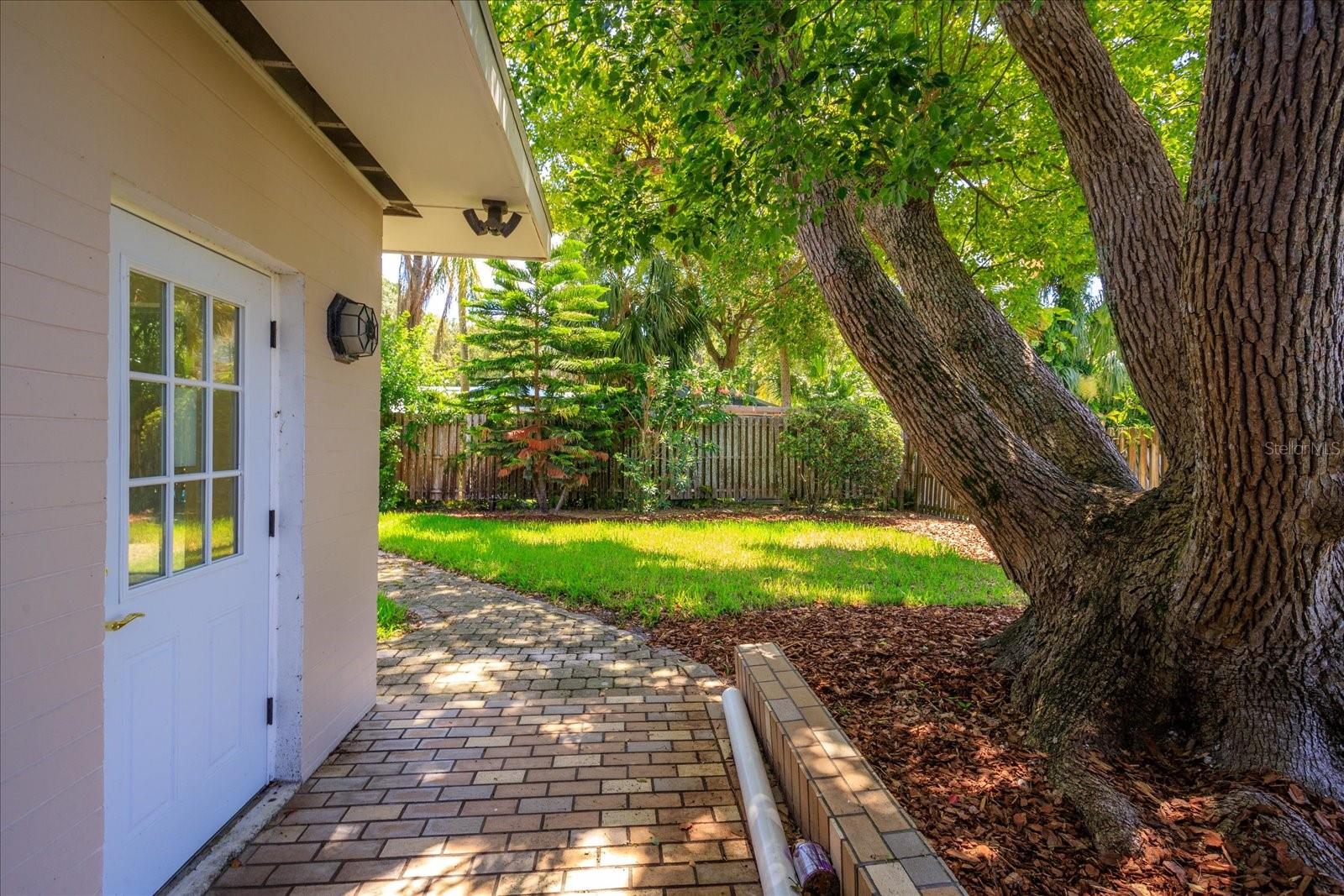 105 JOHN ANDERSON DR