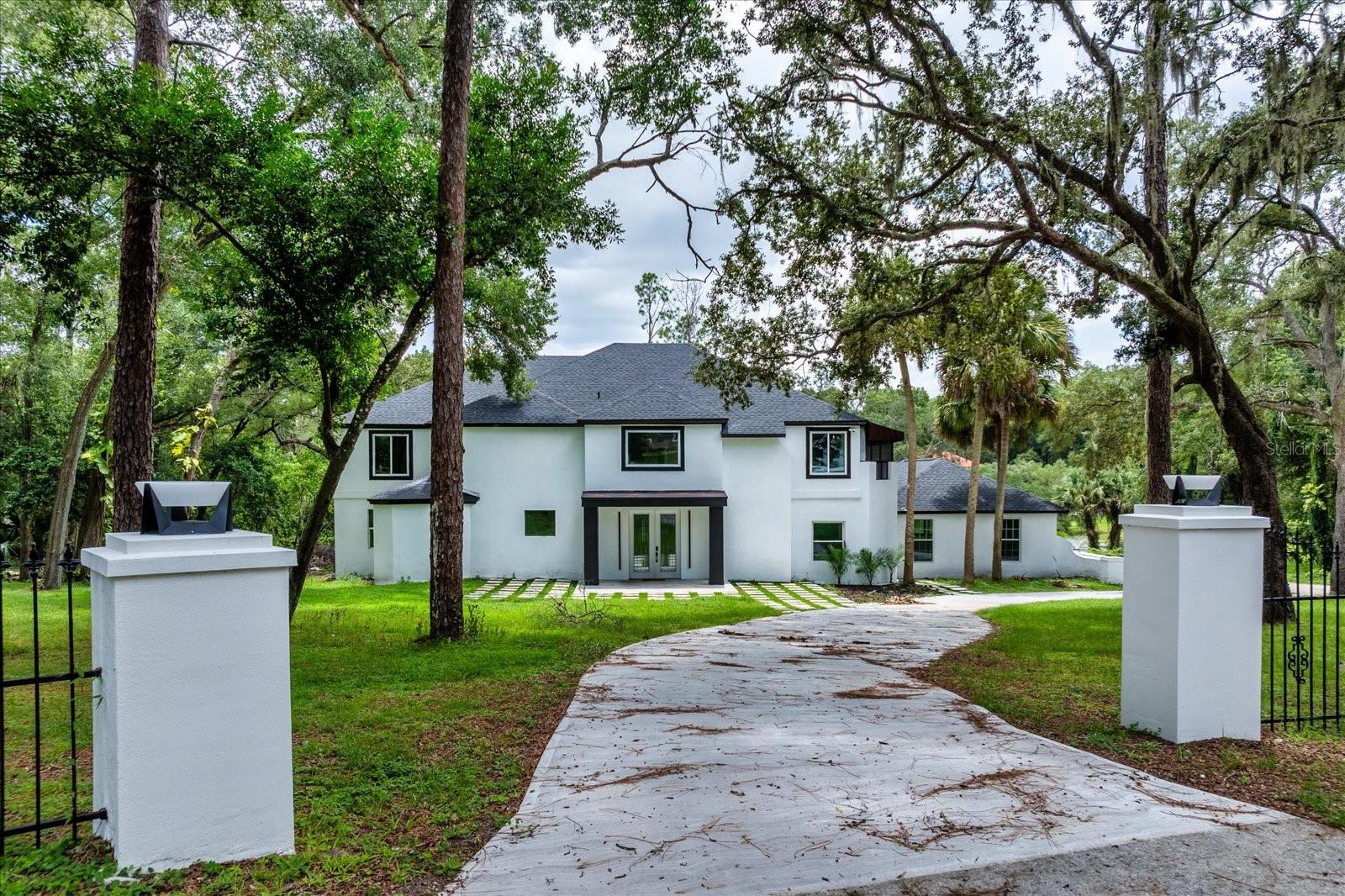 305 SWEETWATER CLUB CIR