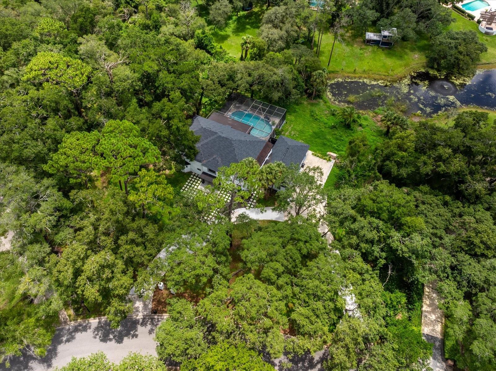 305 SWEETWATER CLUB CIR