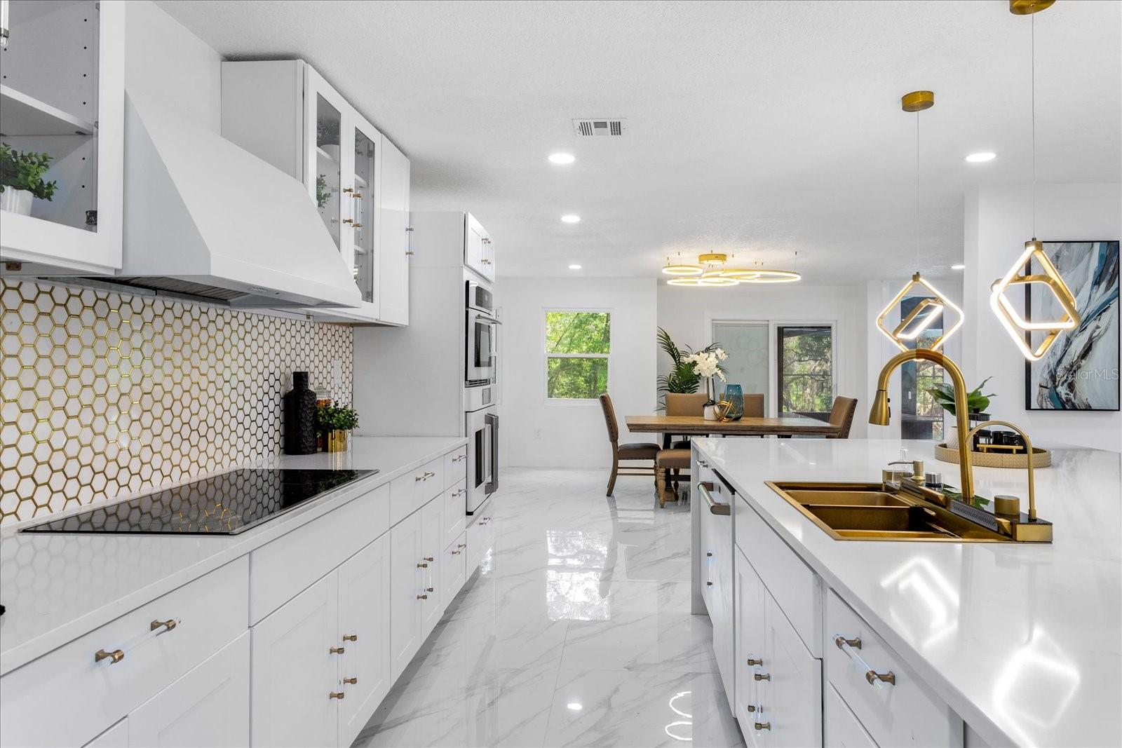 305 SWEETWATER CLUB CIR