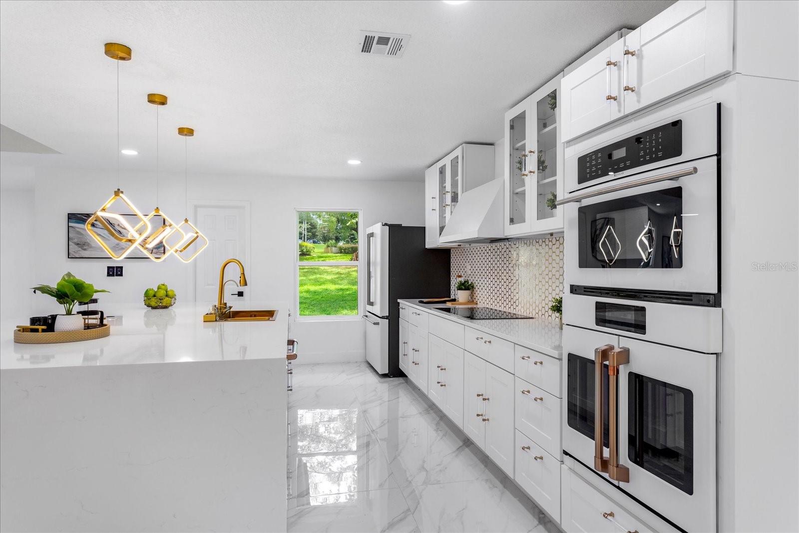 305 SWEETWATER CLUB CIR