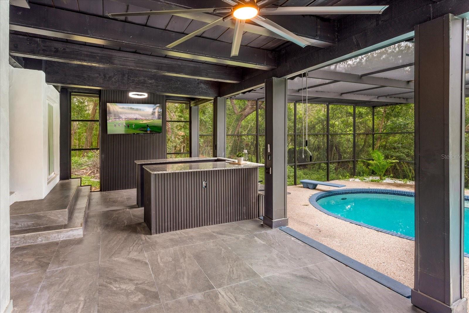 305 SWEETWATER CLUB CIR