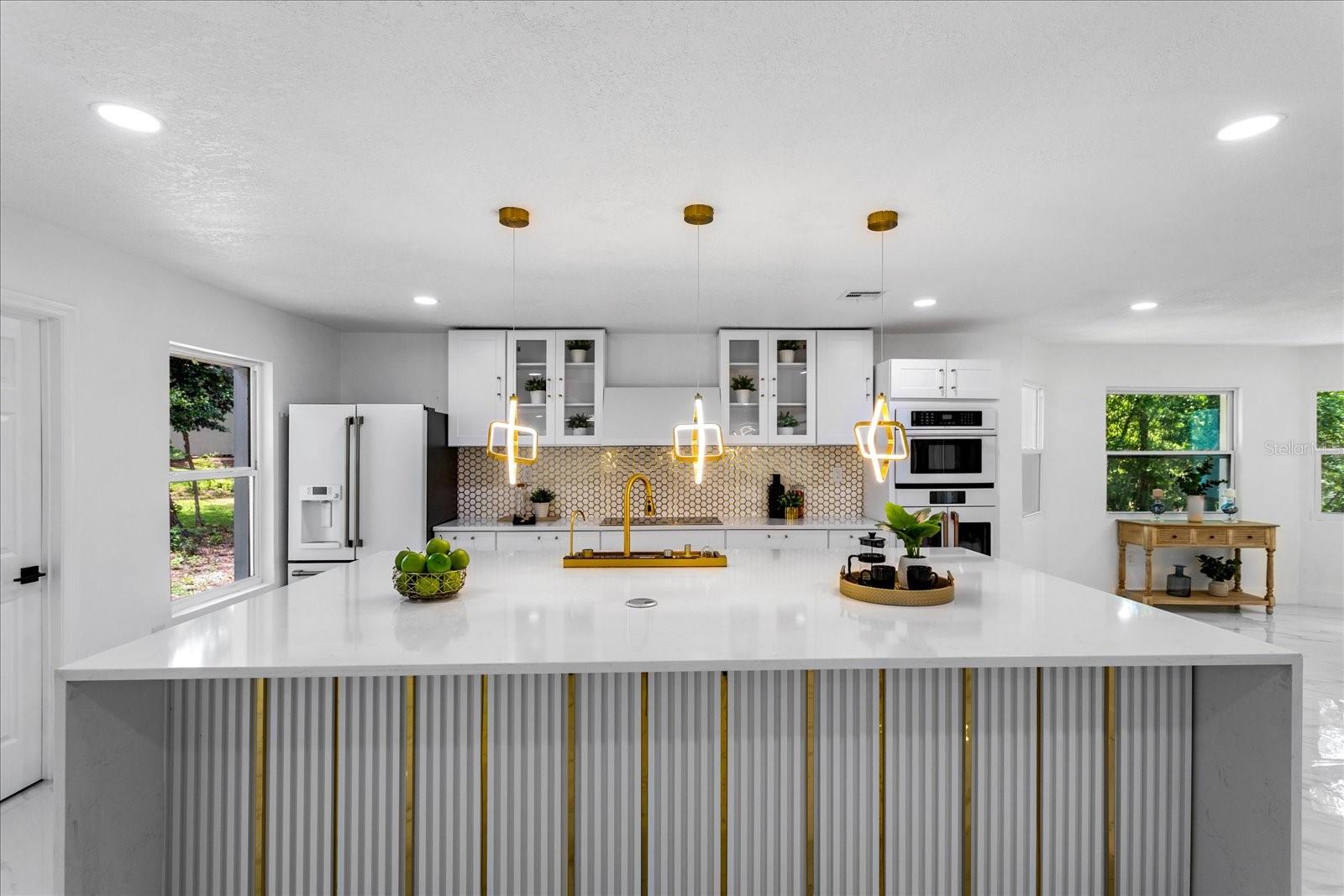 305 SWEETWATER CLUB CIR