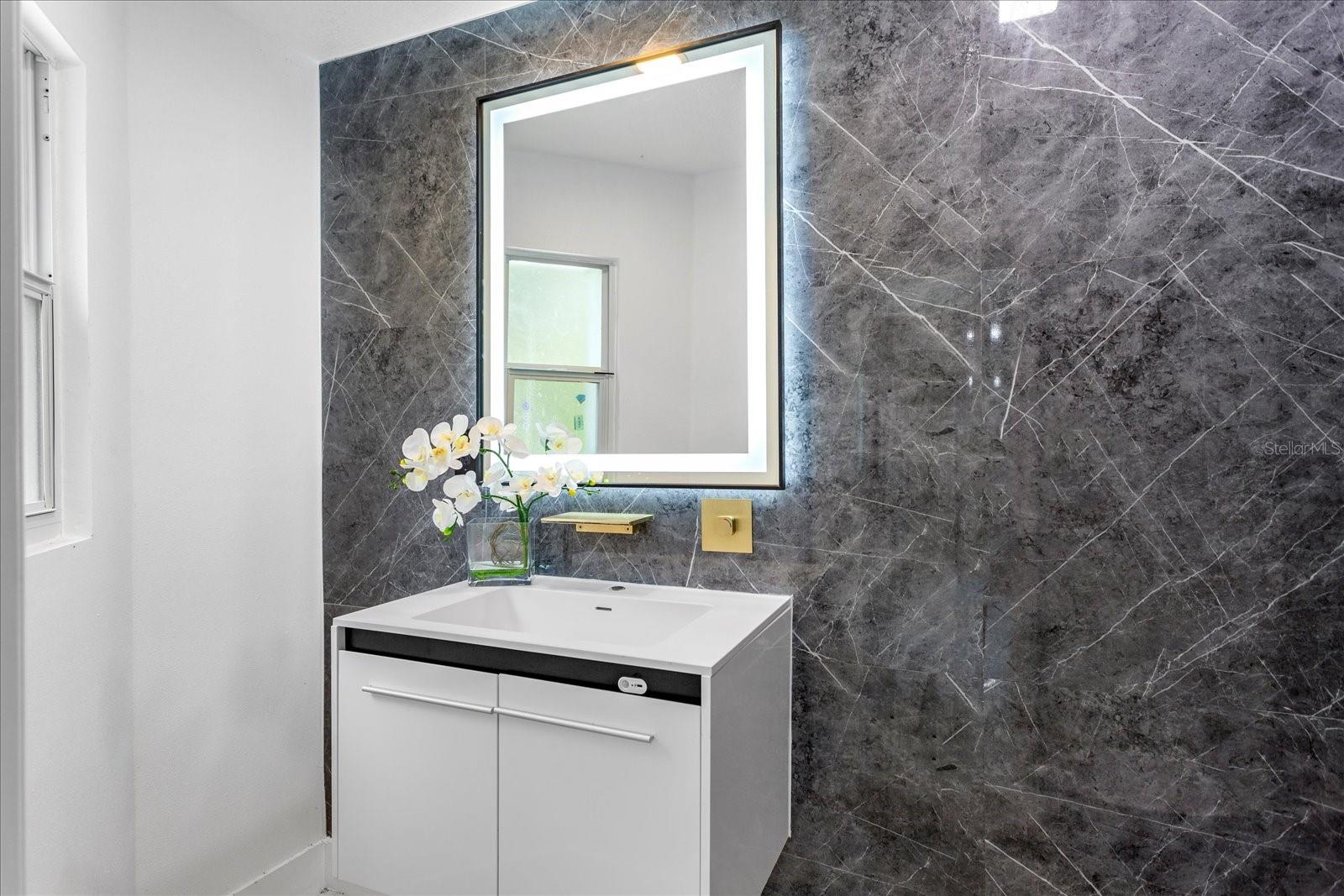 305 SWEETWATER CLUB CIR