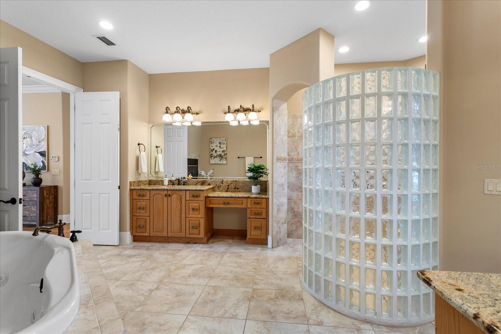 401 KENTUCKY BLUE CIR