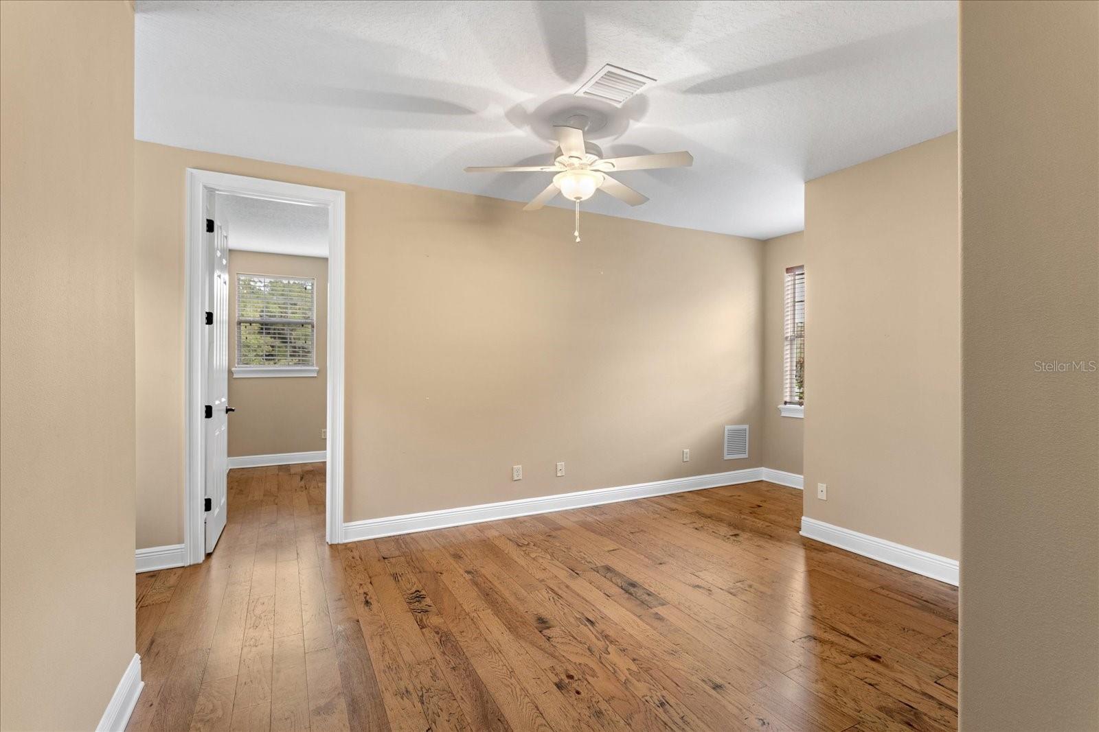 401 KENTUCKY BLUE CIR