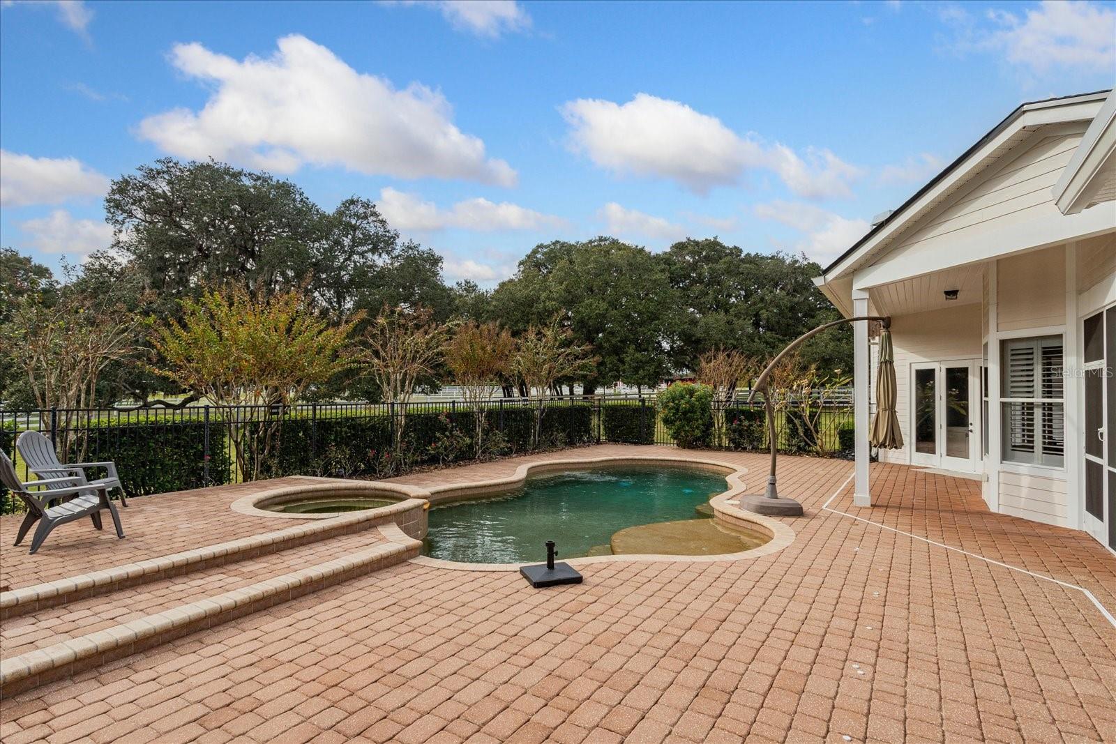 401 KENTUCKY BLUE CIR