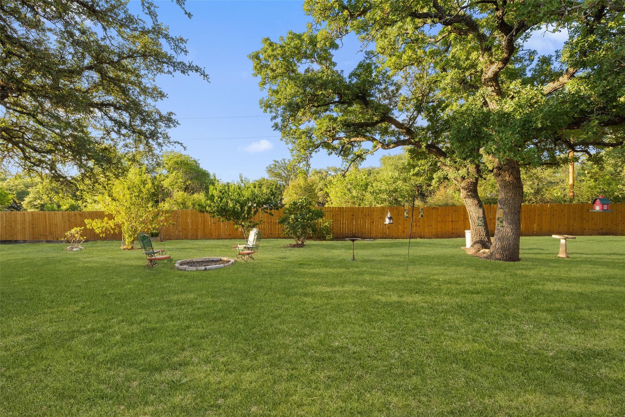 100 Winding Oak DR