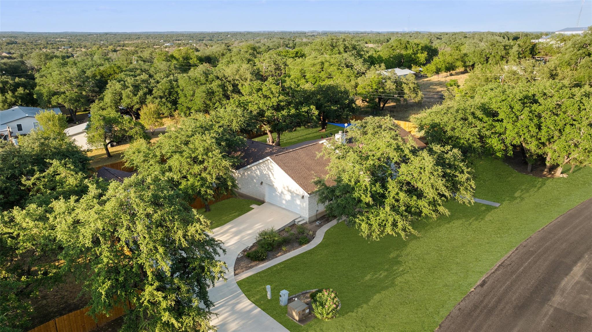 100 Winding Oak DR