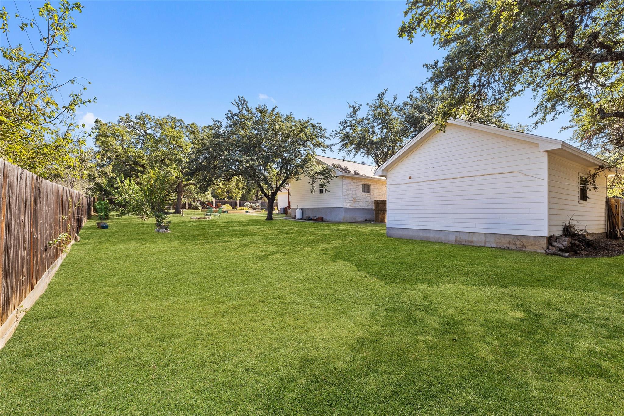 100 Winding Oak DR