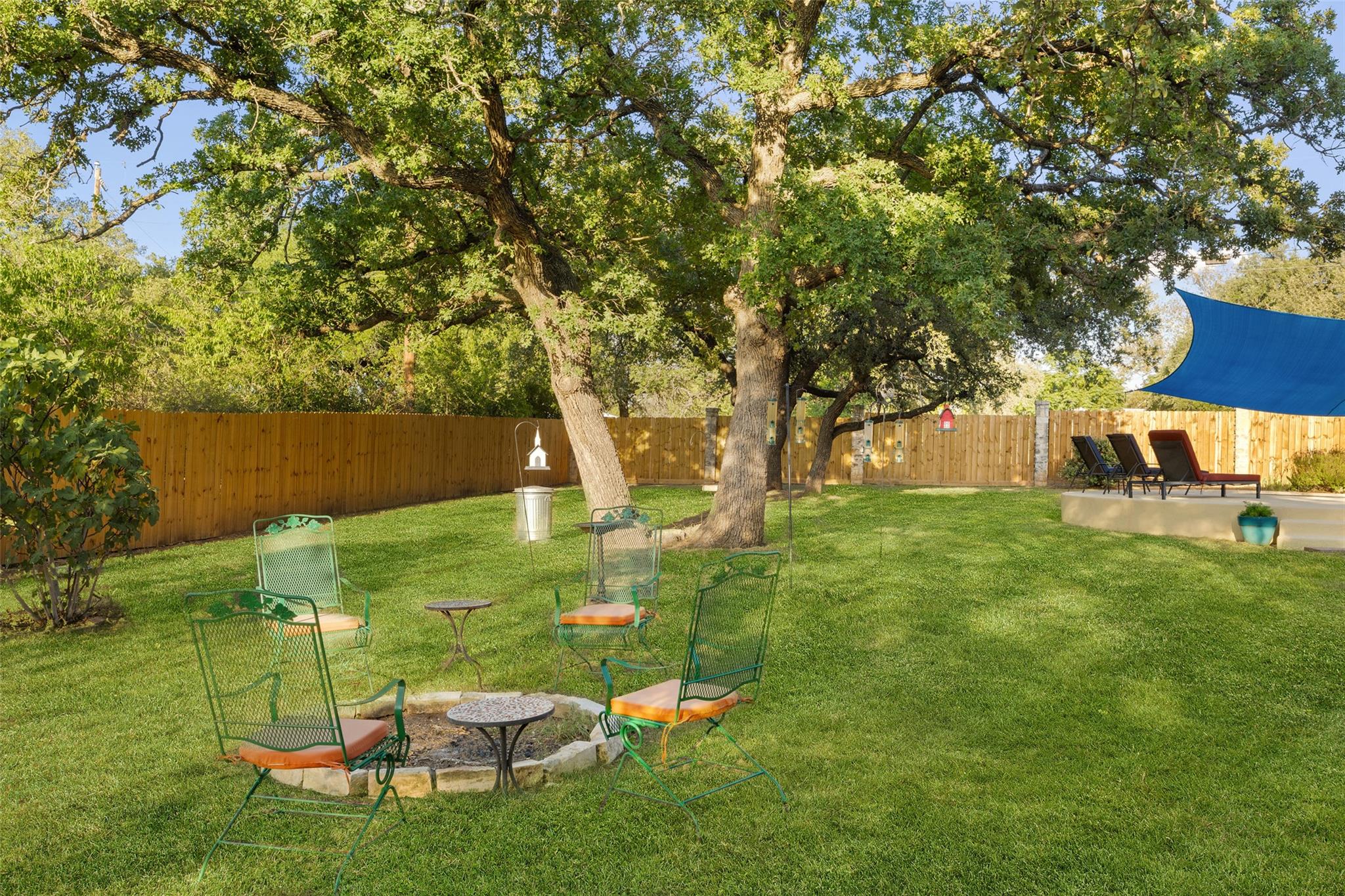 100 Winding Oak DR