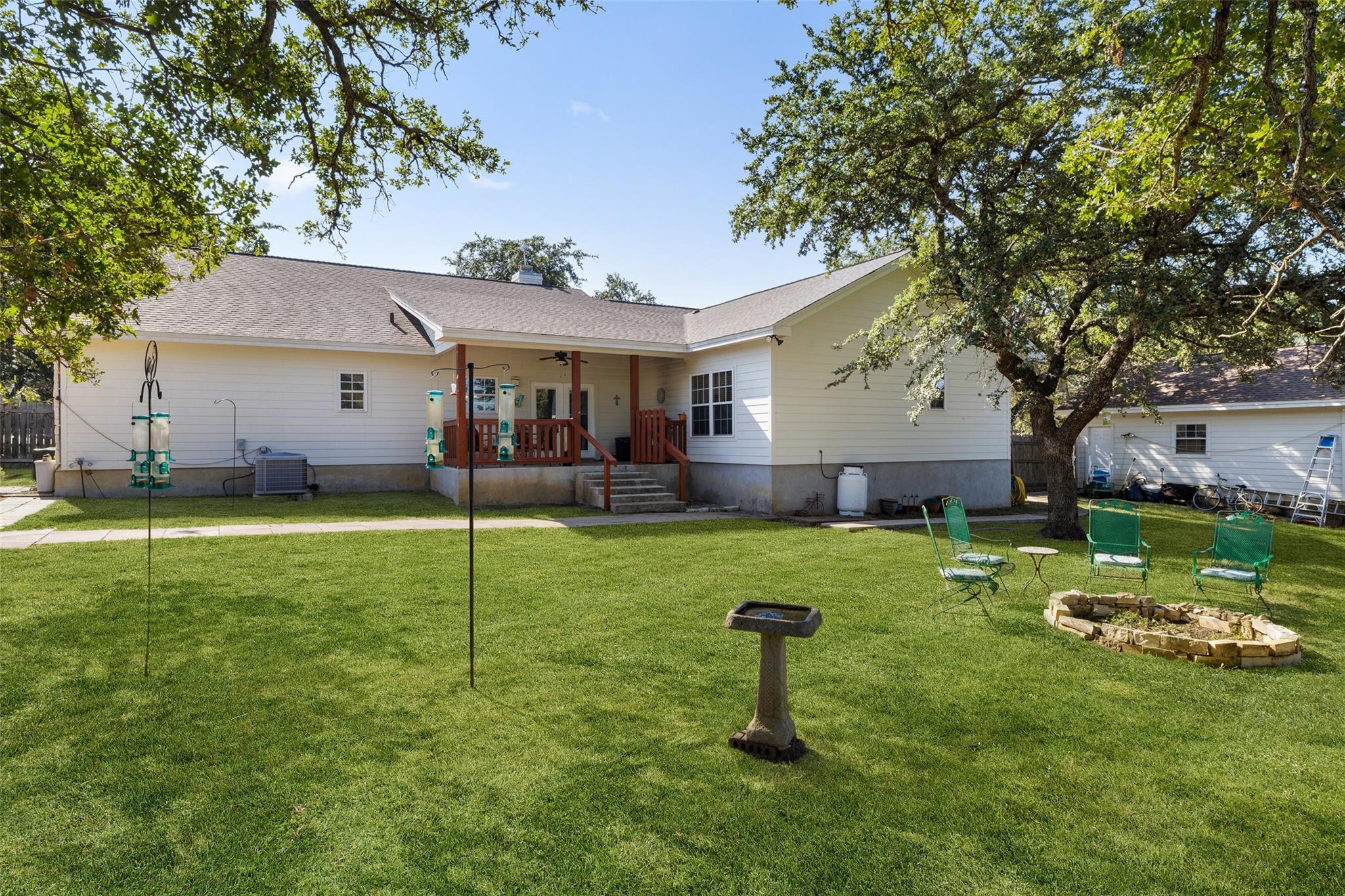 100 Winding Oak DR