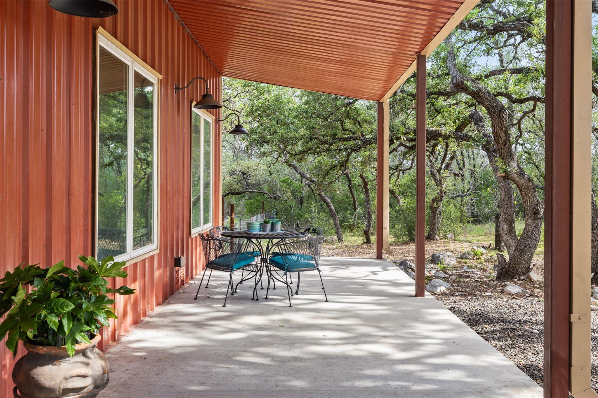 101 Rough Hollow DR