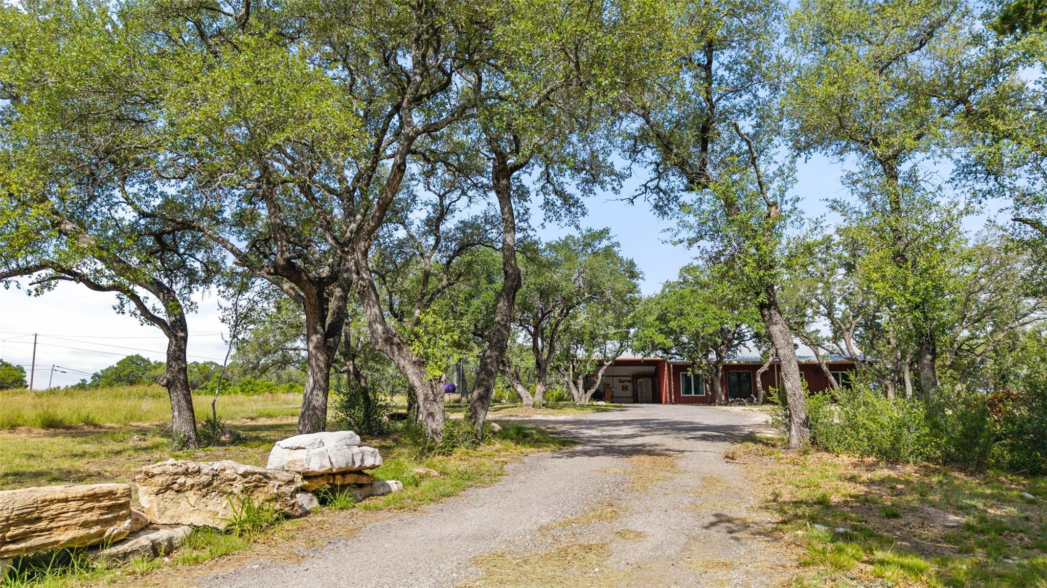 101 Rough Hollow DR