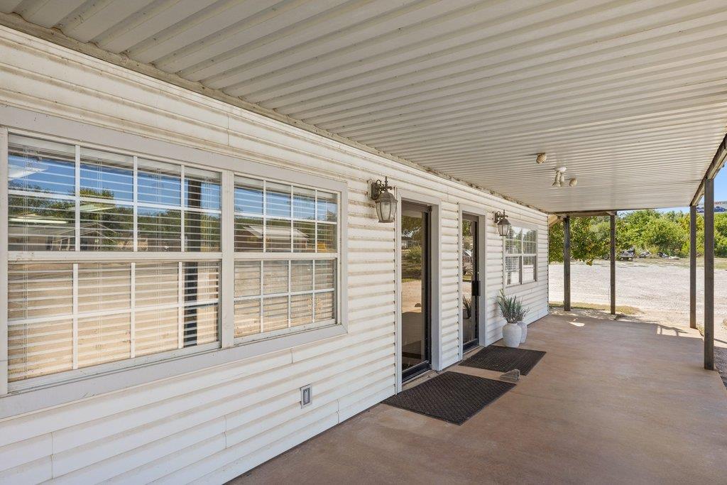 206 N US HWY 281