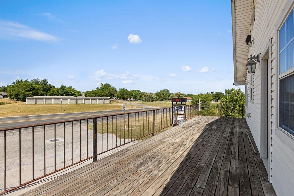 206 N US HWY 281